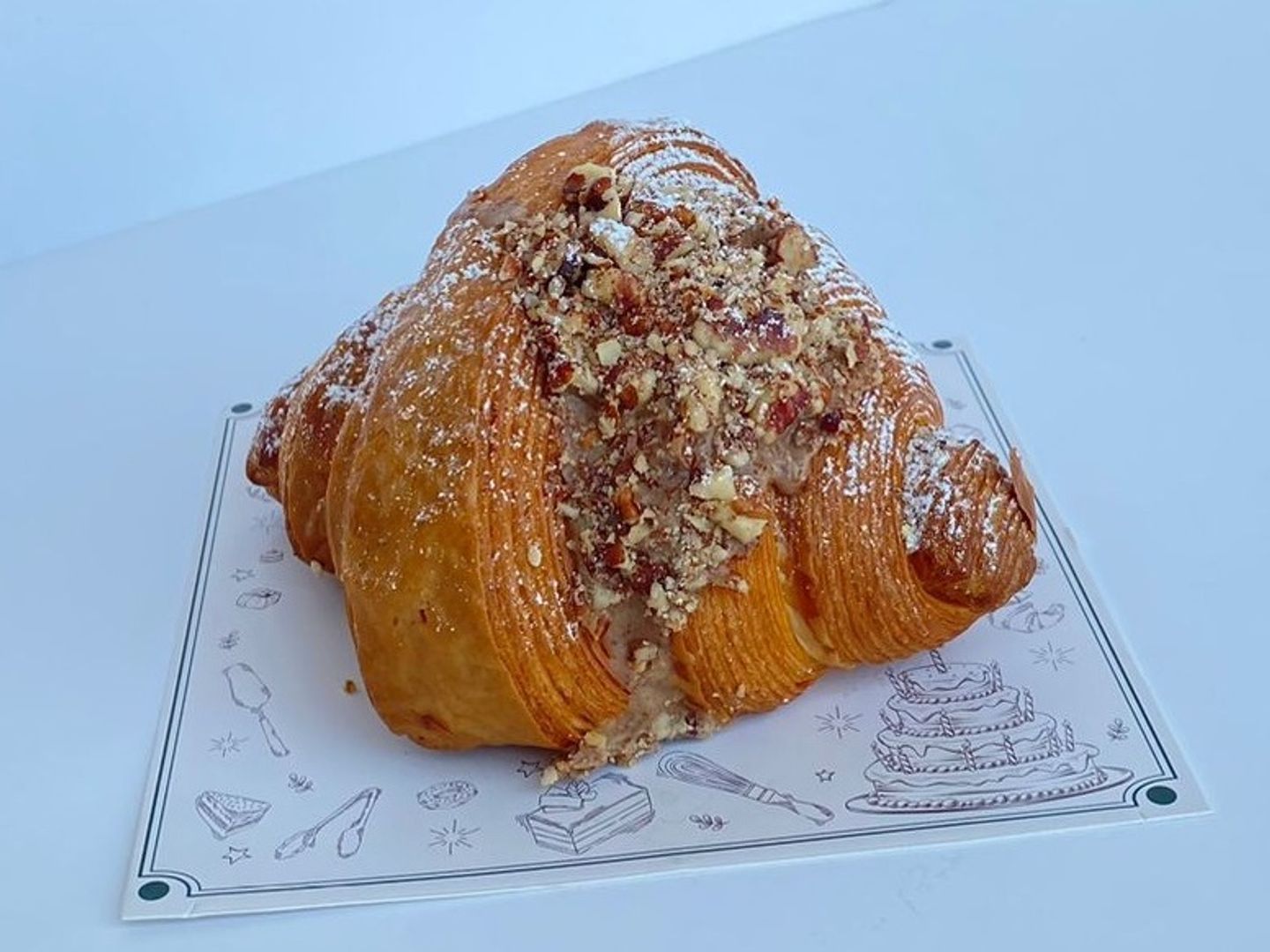 كرواسون محشي بيكان