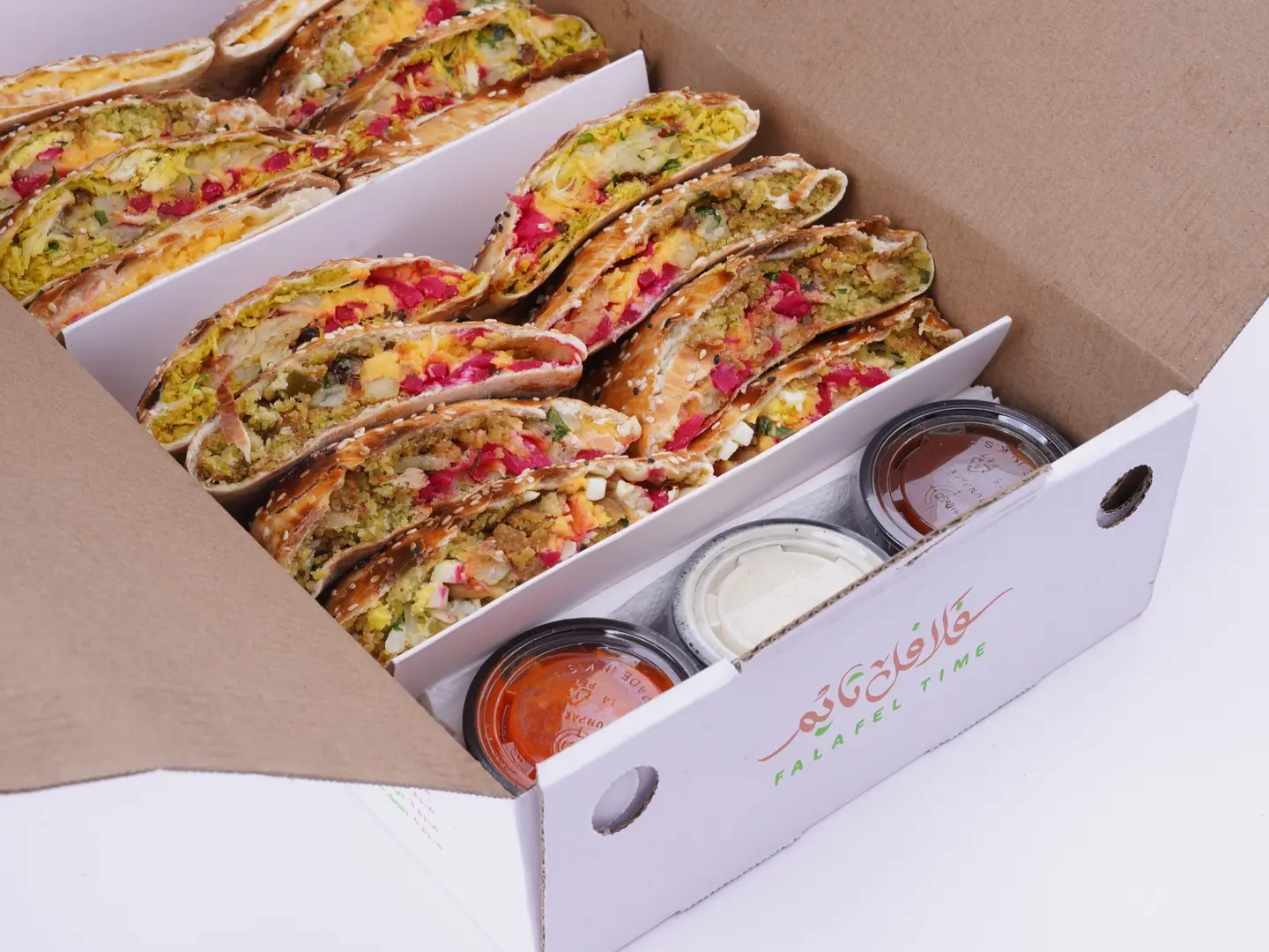 بوكس فطائر نص فلافل ونص دجاج (16 قطعة)