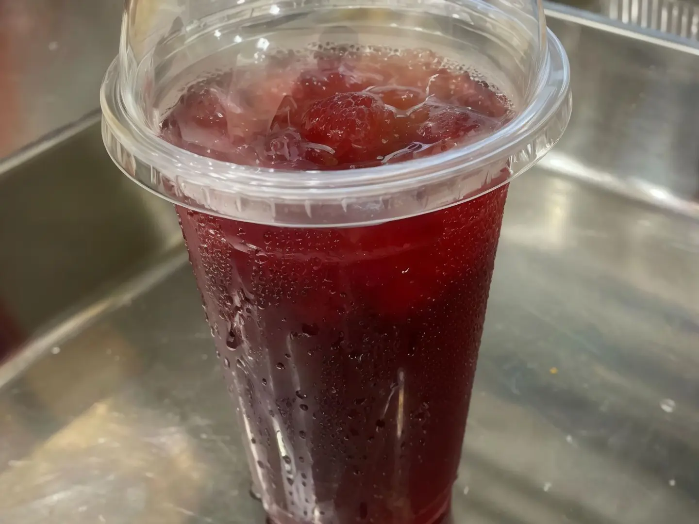 عصير توت كبير