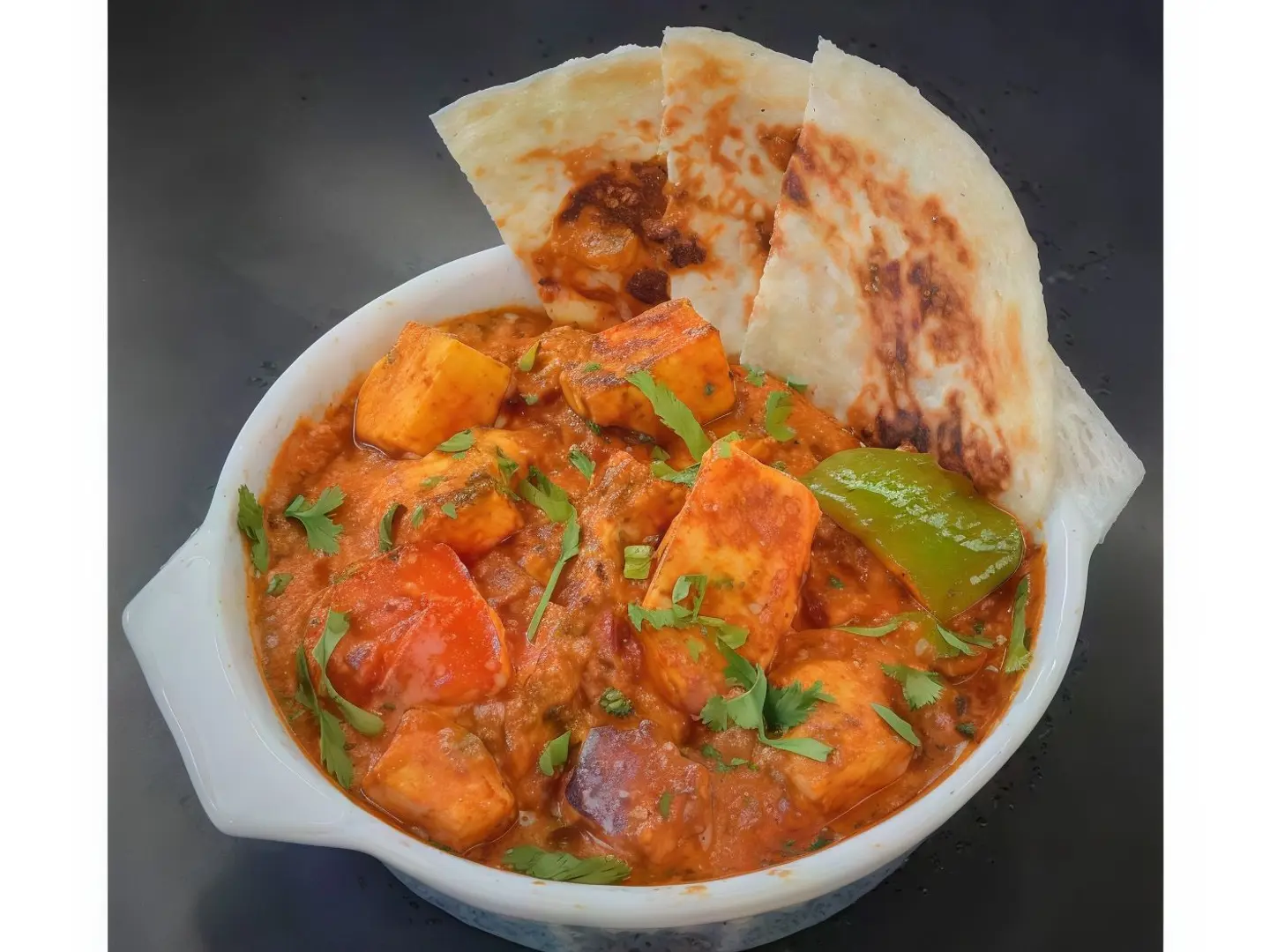 بانير تكا ماسالا مكعبات الجبن