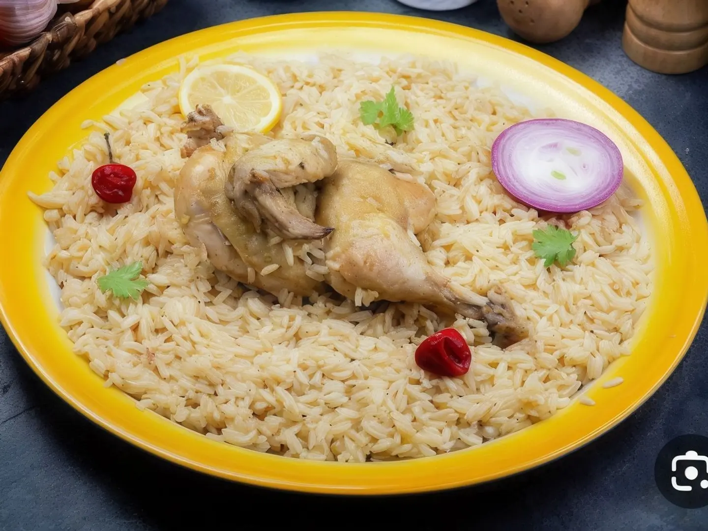 نصف حبة دجاج كبسة العقبة