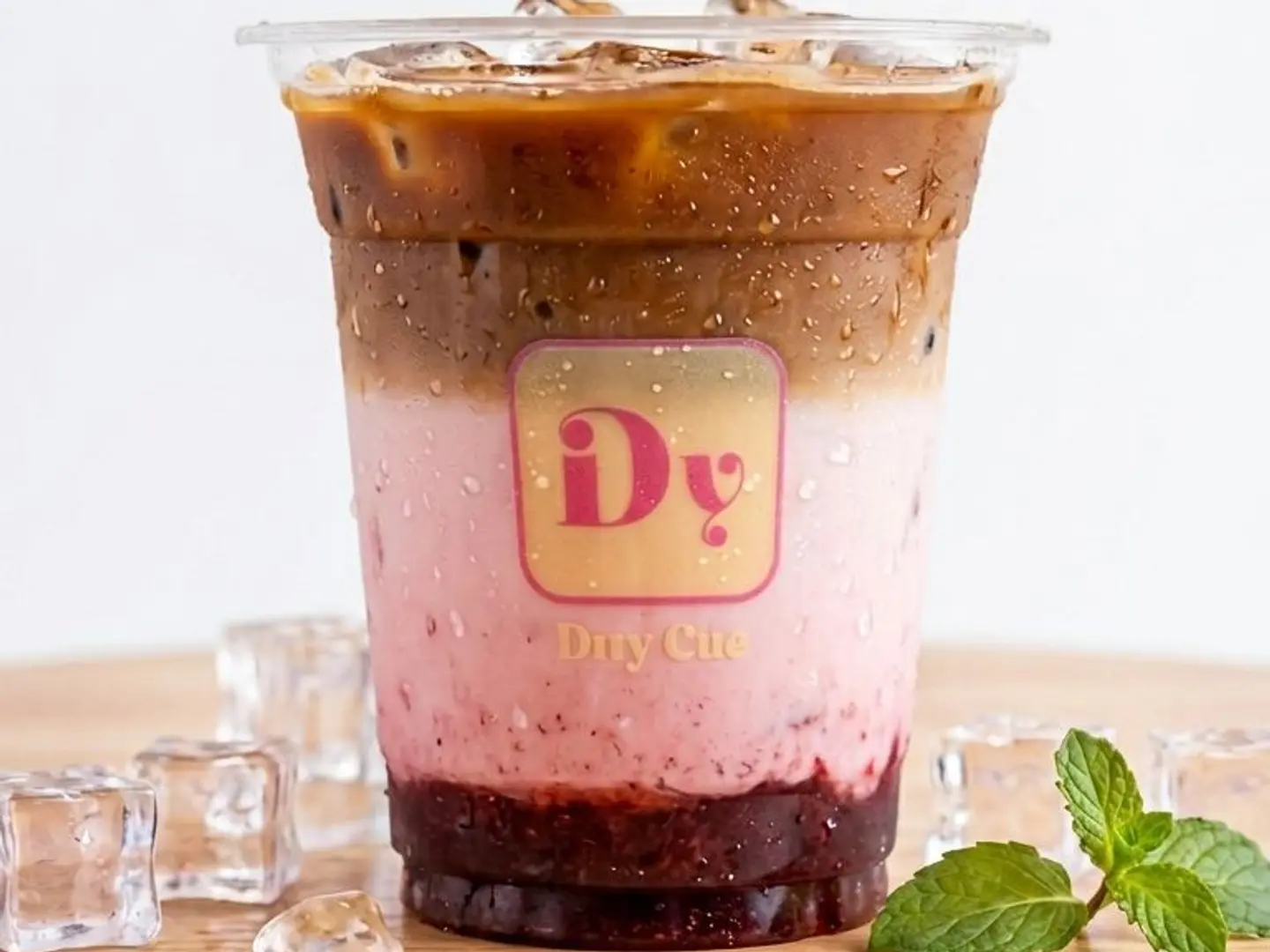 لاتيه بالتوت صغير