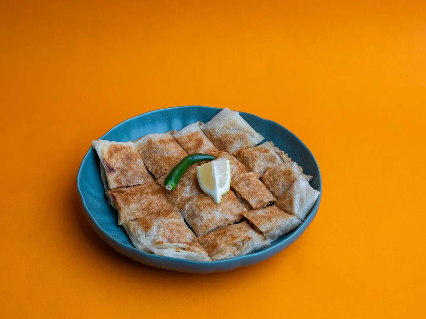 مطبق دجاج مع جبنة سائل