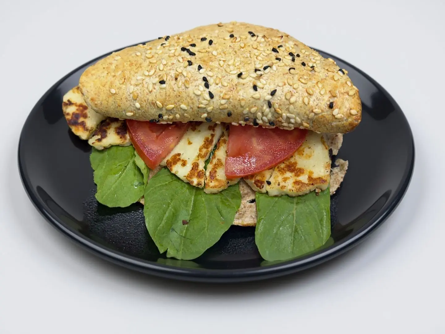 فطيرة حلومي خبز اسمر