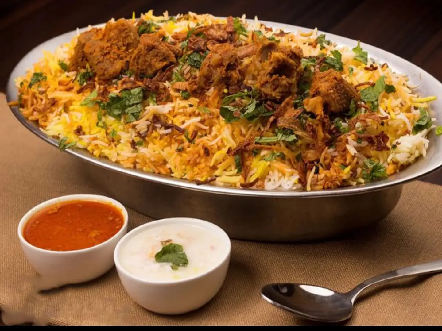 نص نفر برياني لحم