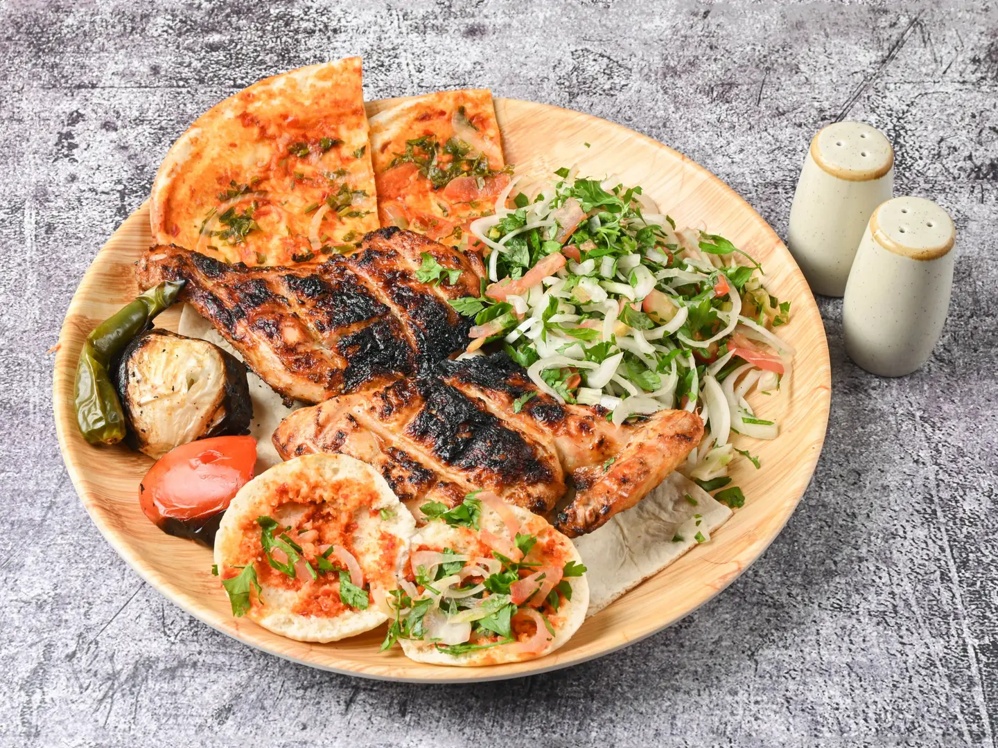 نصف دجاج على الفحم