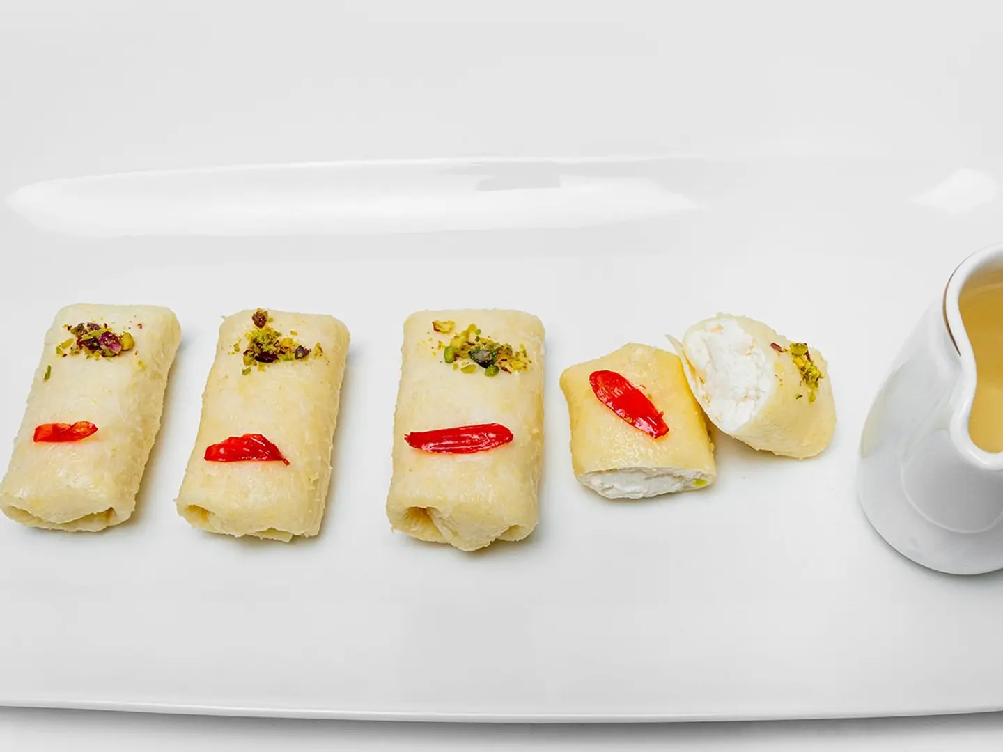 صحن حلاوة الجبن مع قطر