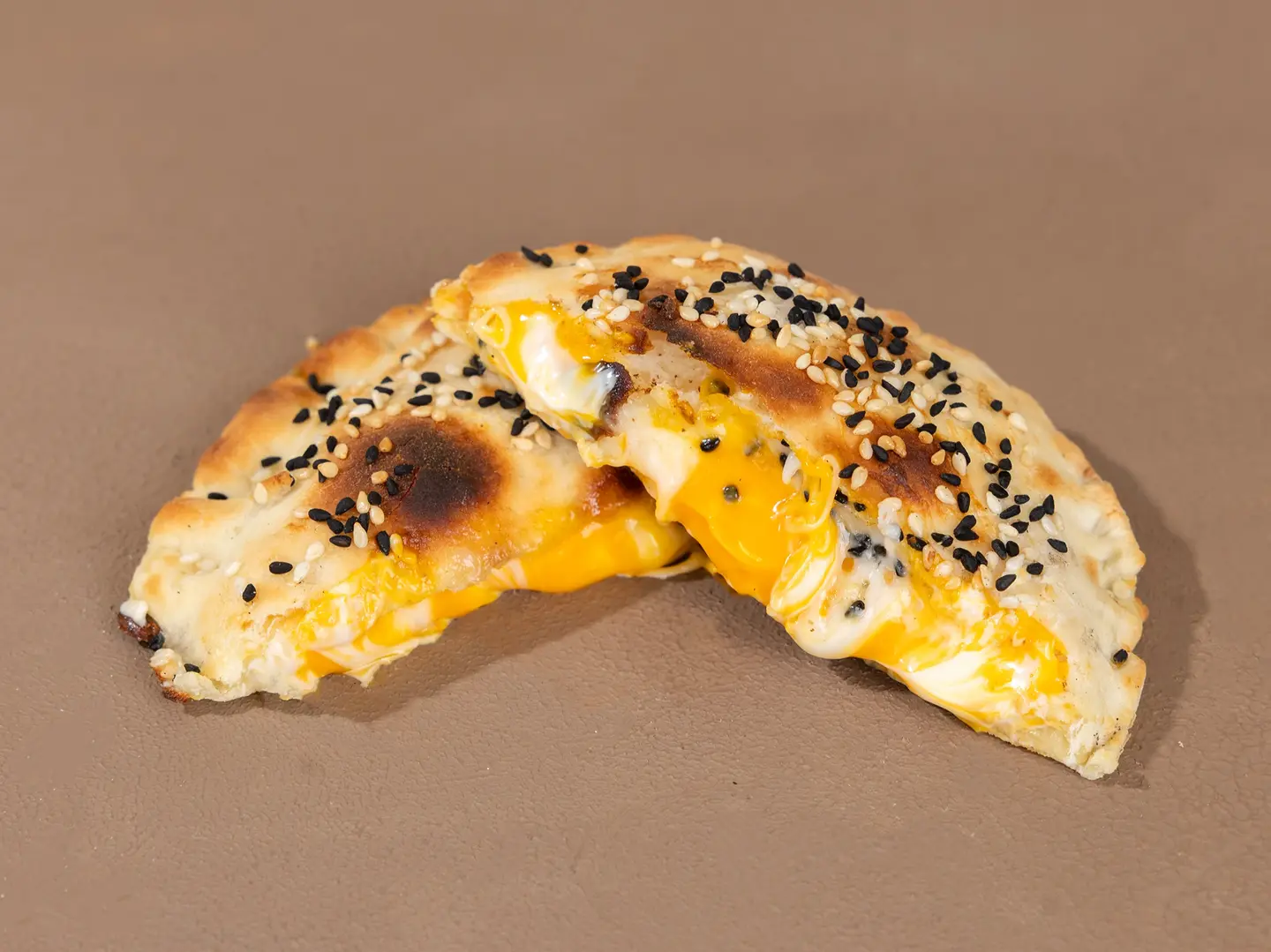 فطيرة الاجبان الثلاثة