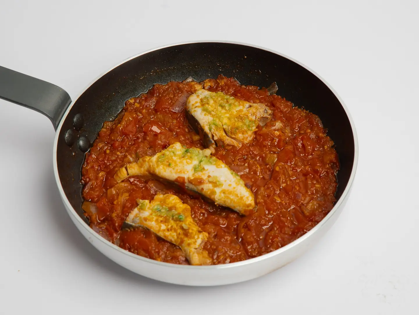 Tomato Fish Pan