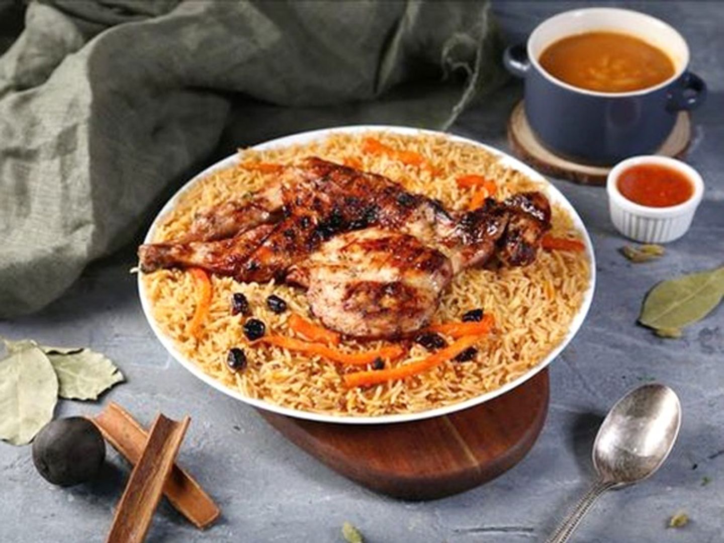 نصف دجاج شواية + أرز