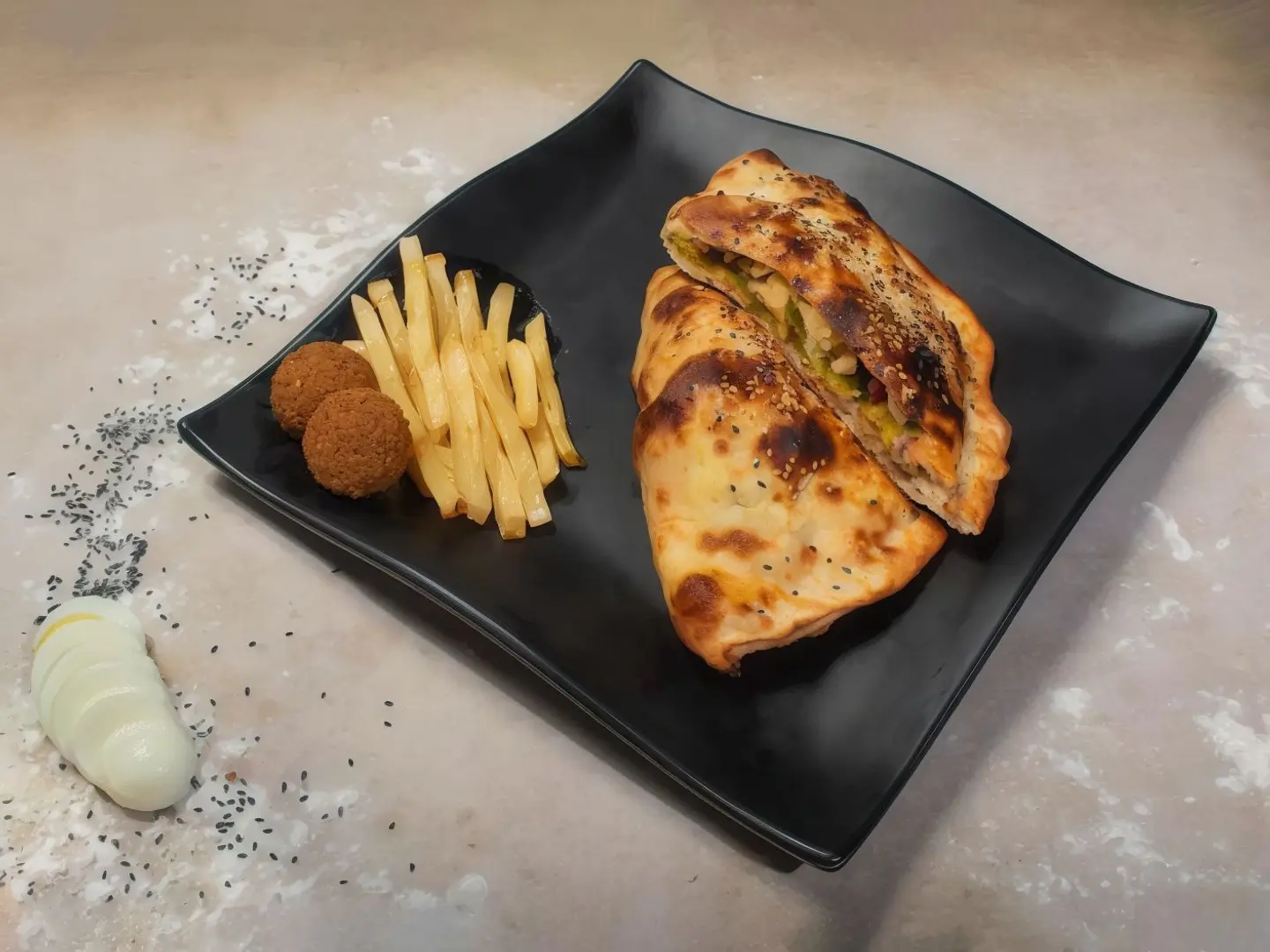 فطيرة لبنة بالفلافل
