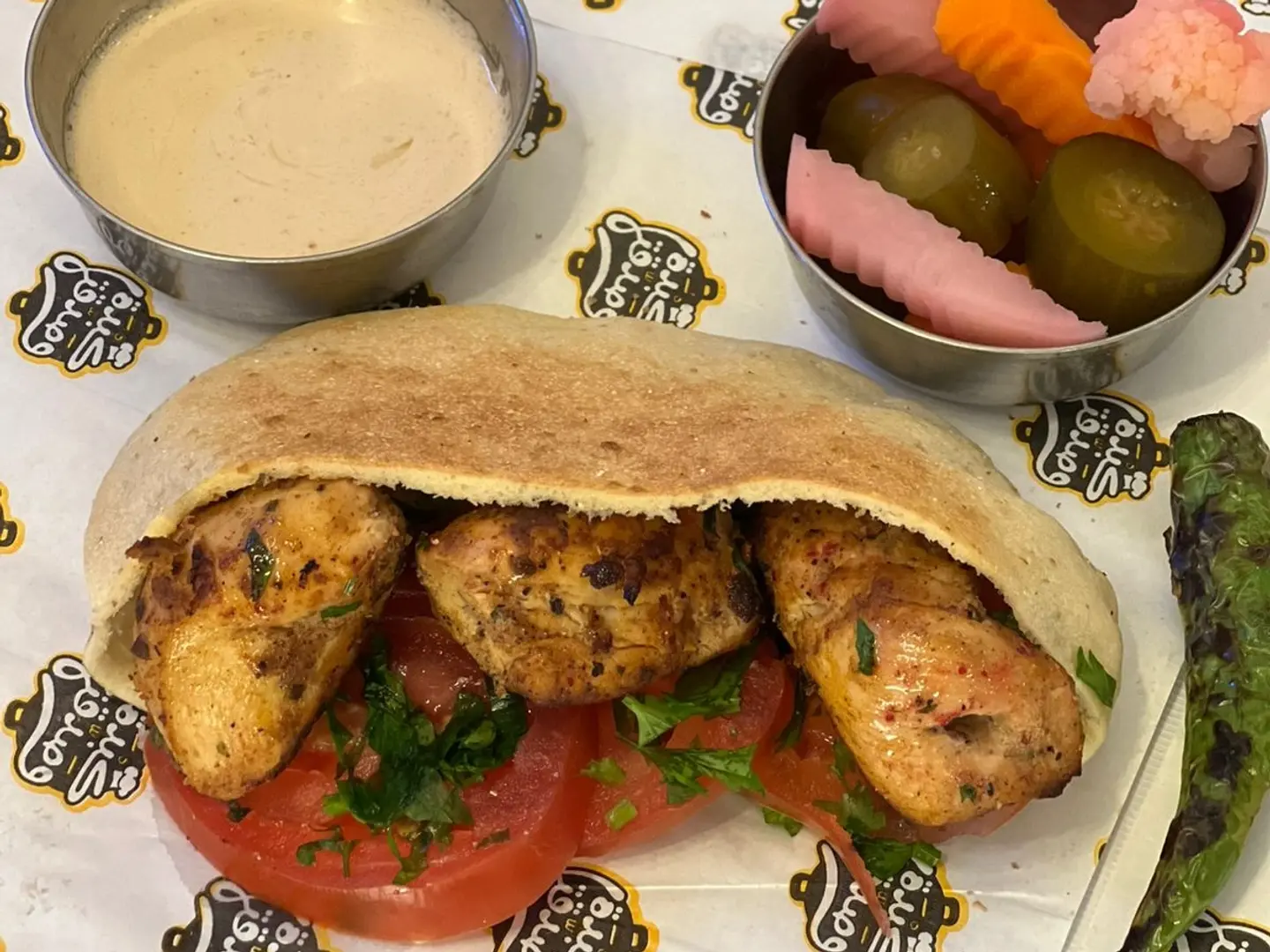 ساندوتش شيش طاووق