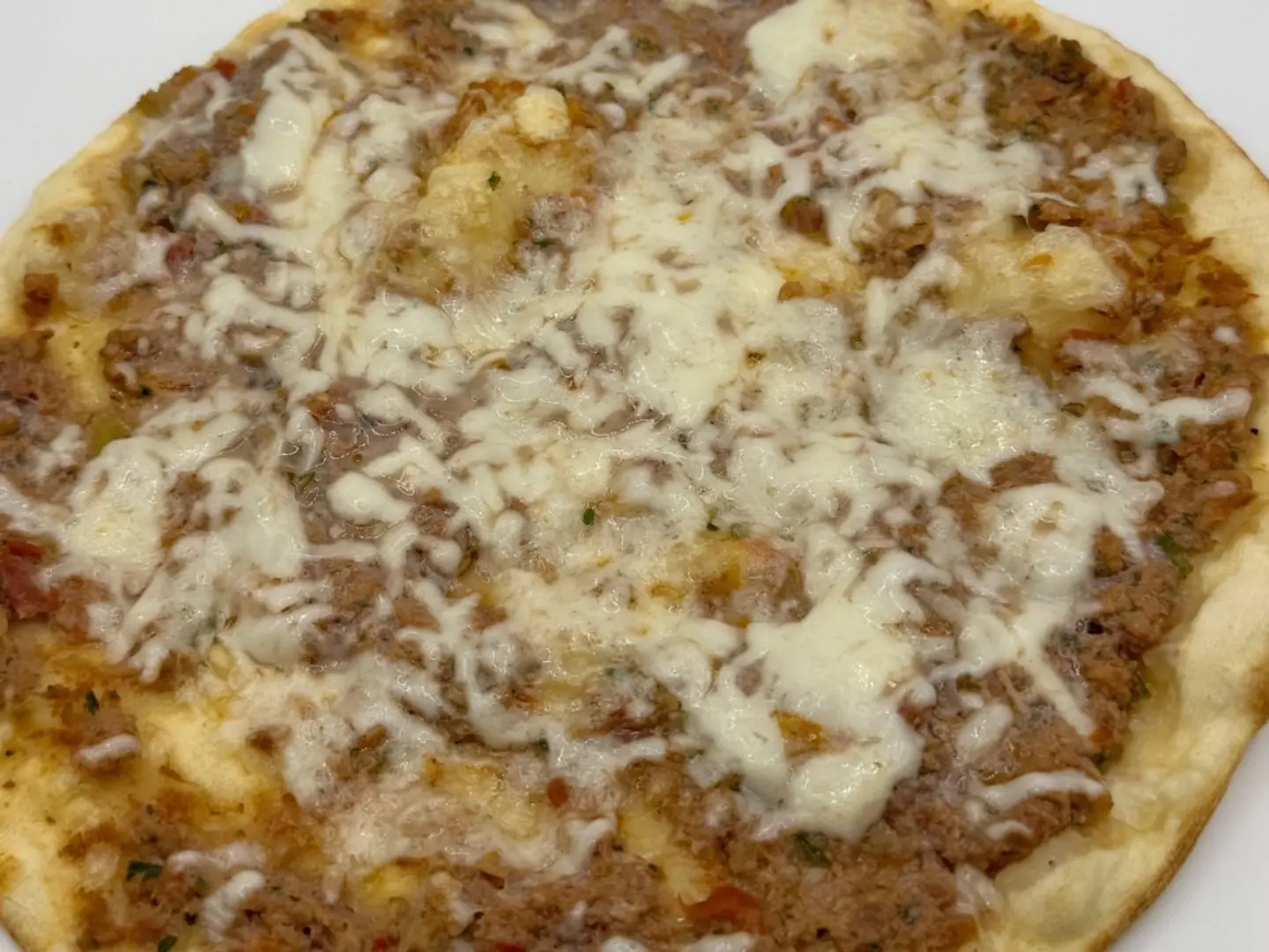 صفيحة لحم مع الجبن