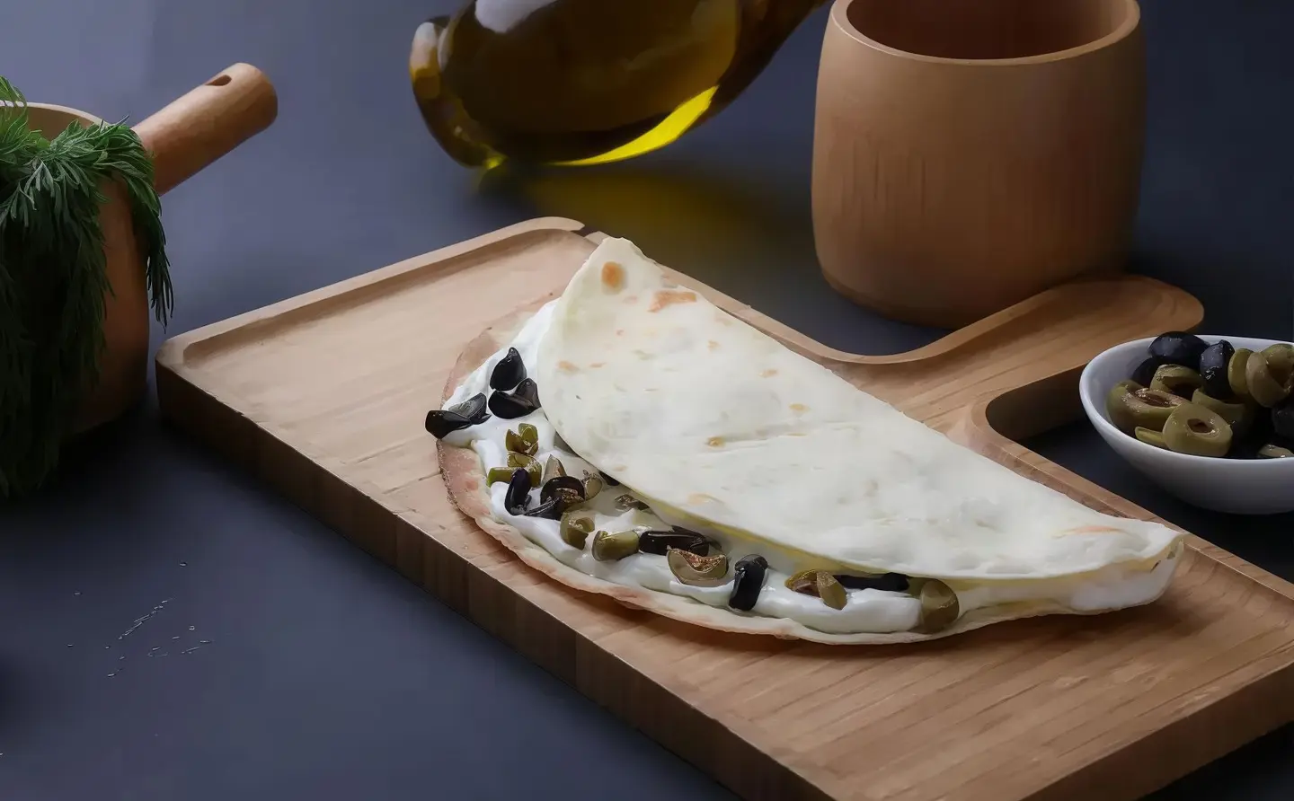 لبنة مع زيتون