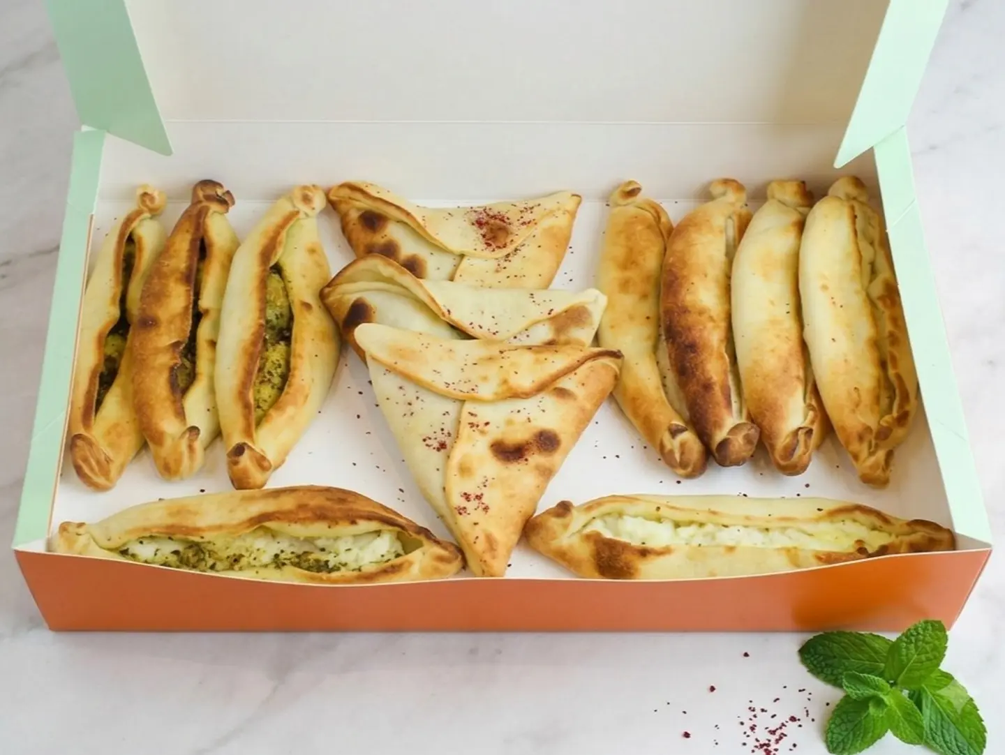 Salsabil Mini Manakish Box (12 Mixed Pieces)