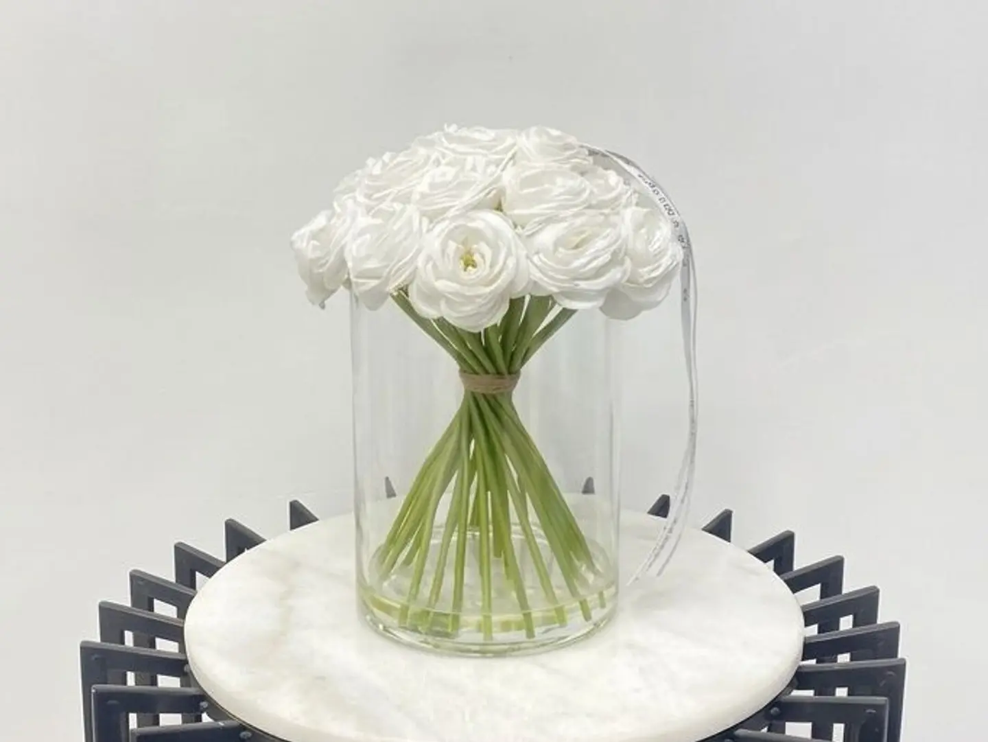 Big White Resin Vazza