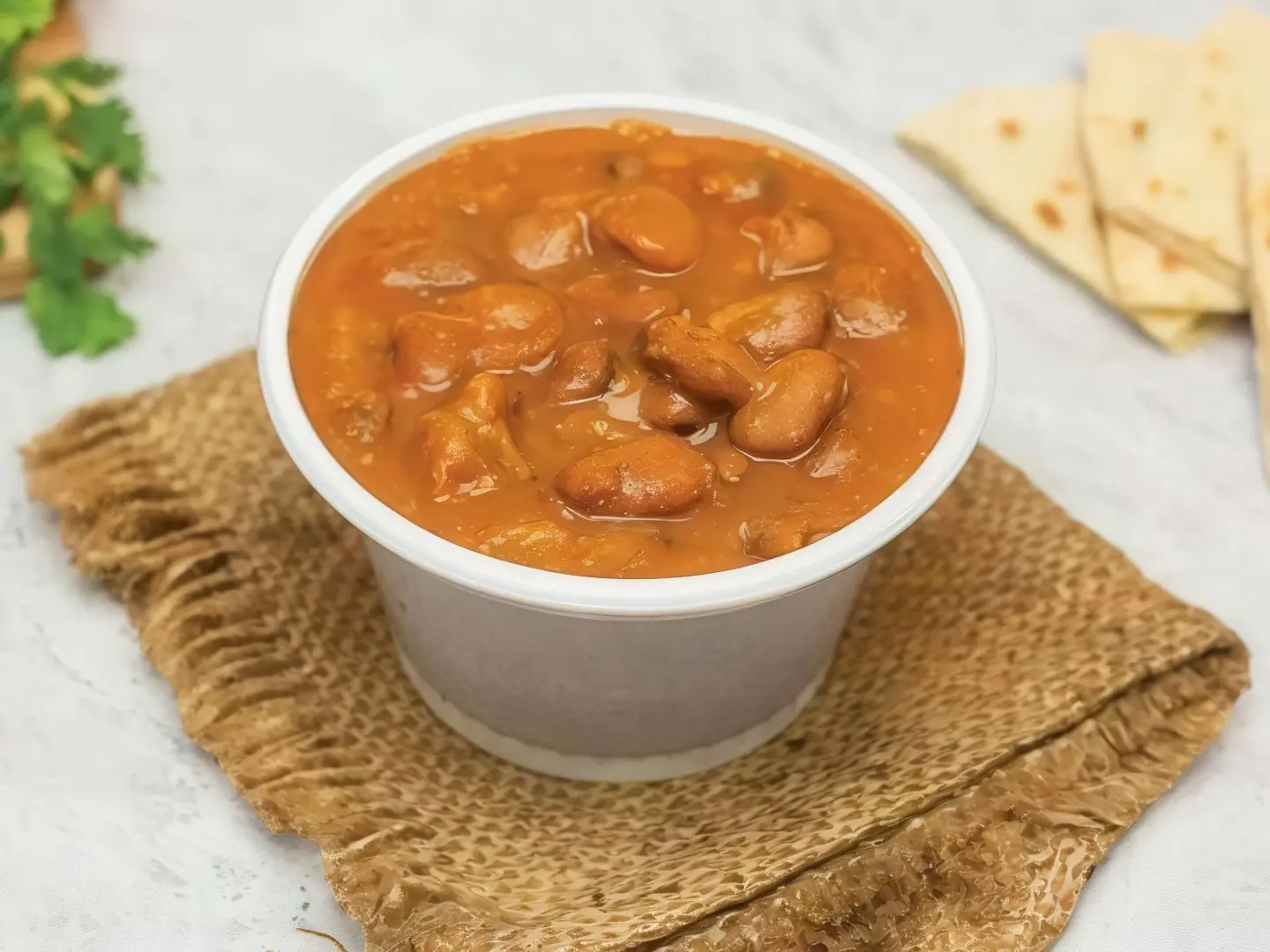 علبة فول زيت حار