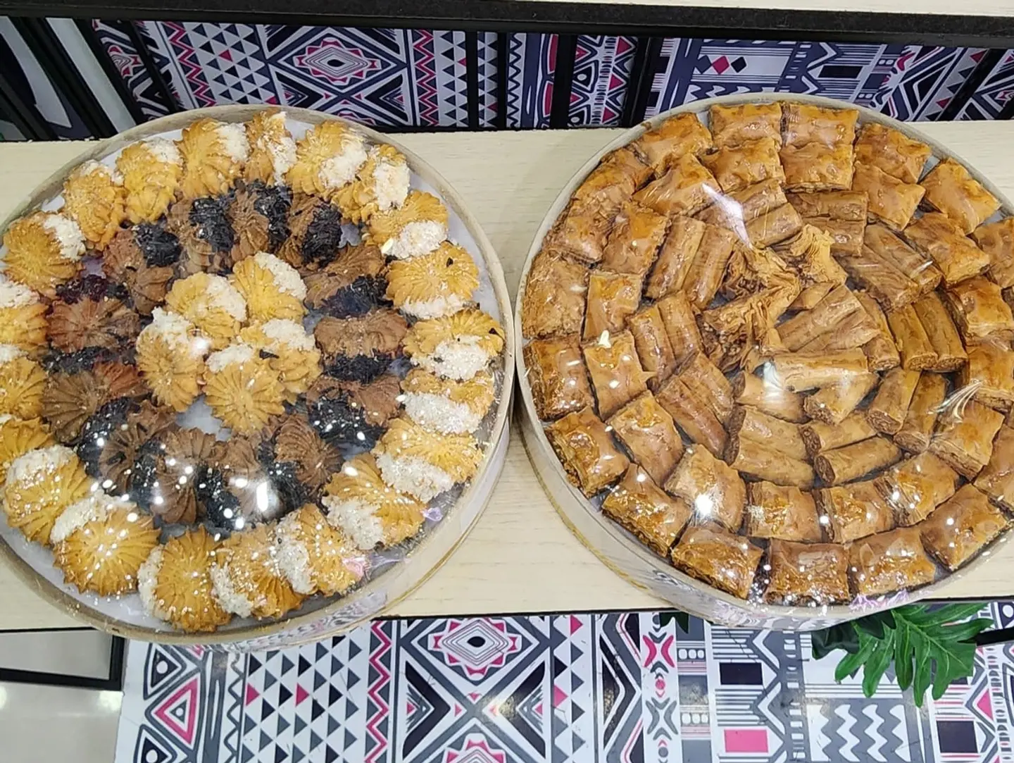 عرض بقلاوه وبتيفور