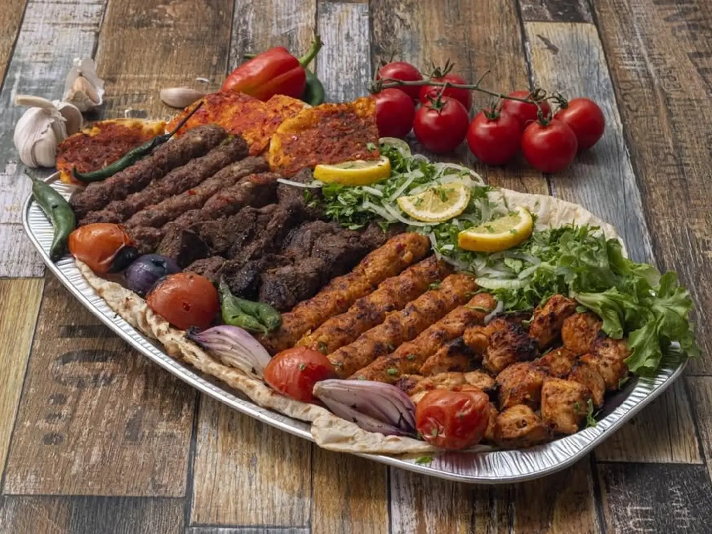 كـيـلـو (16) سـيـخ مـشـكـل كـامـل مـع مـقـبـلات