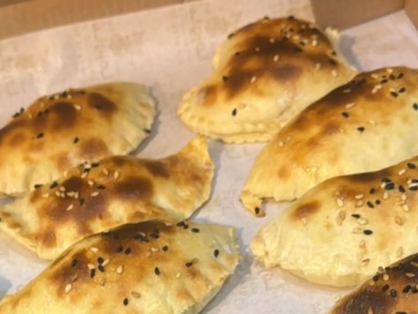 9 Pieces Cheese Fatayer Box