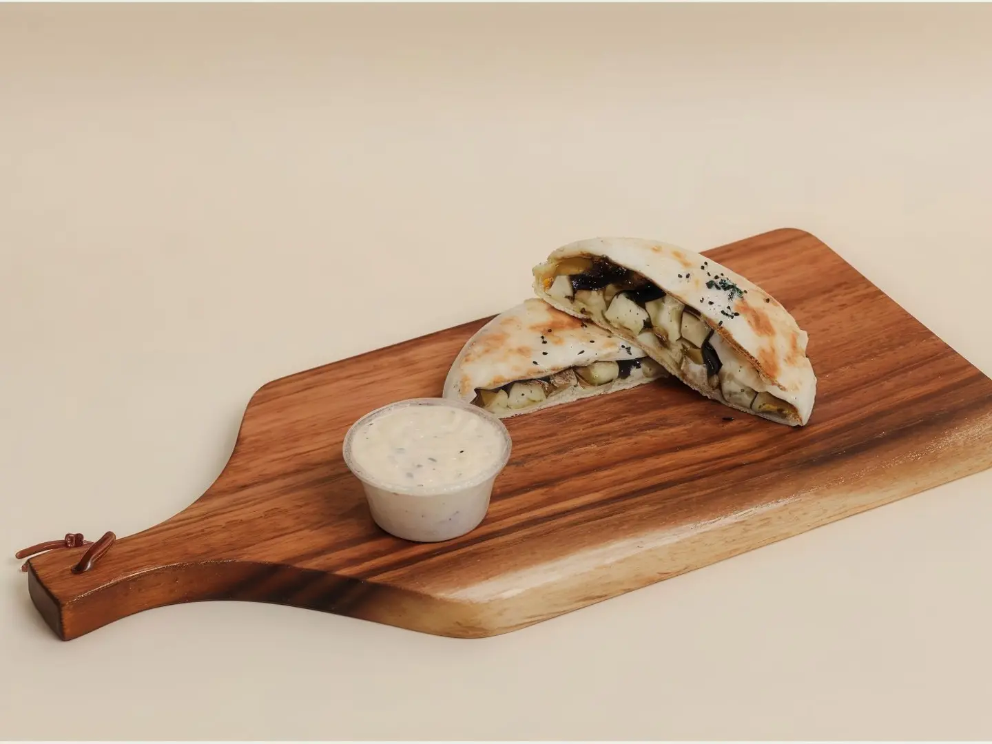 Halloumi Round