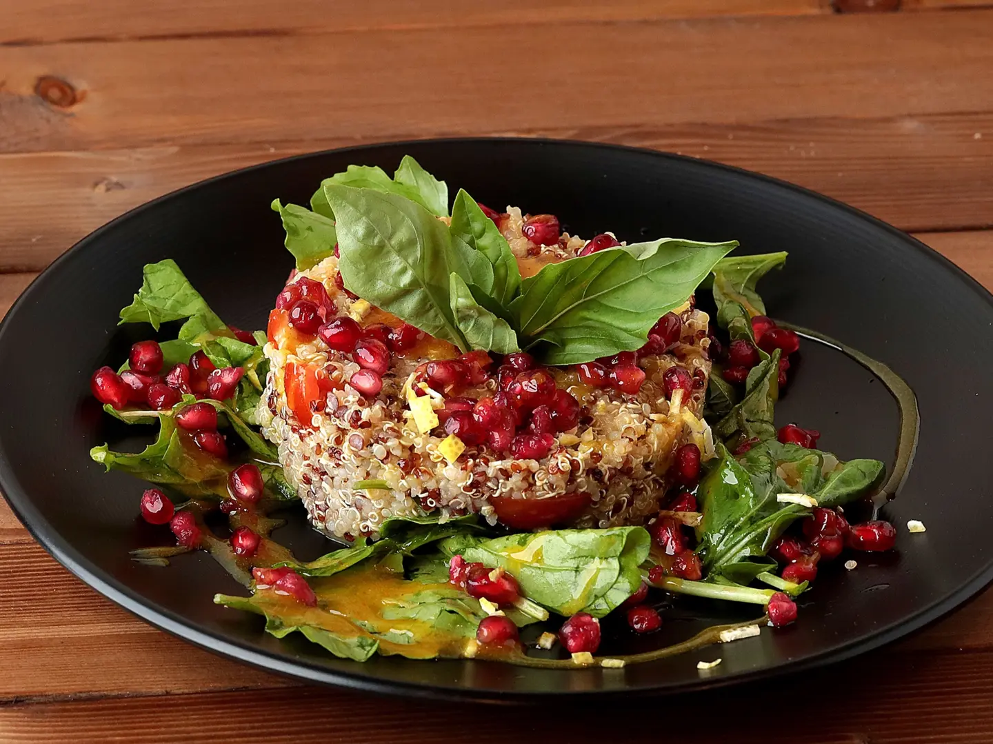 سلطة كينوه افوكادو