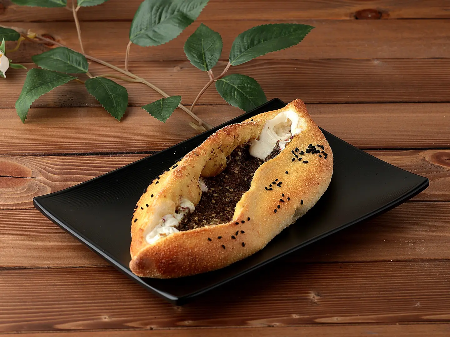 فطيرة لبنه وزعتر