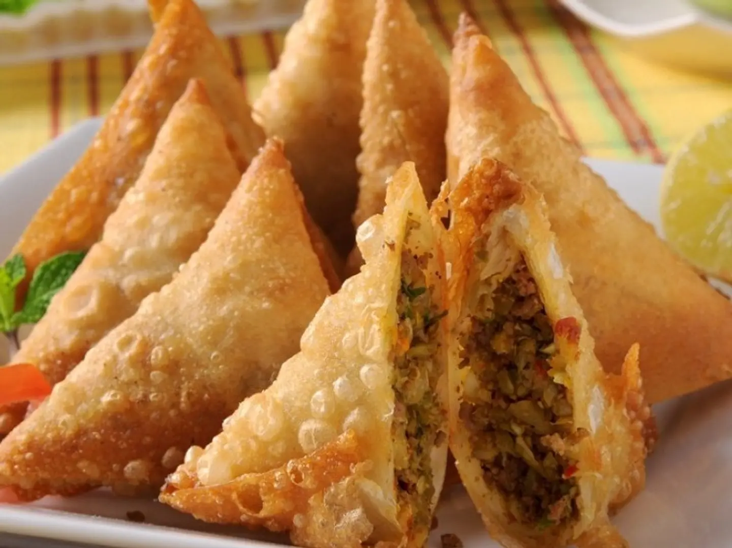 سمبوسة شاورما لحم