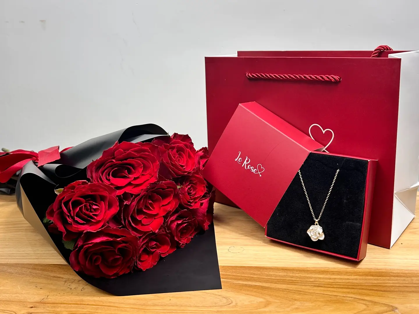 قلاده الجوري الاحمر