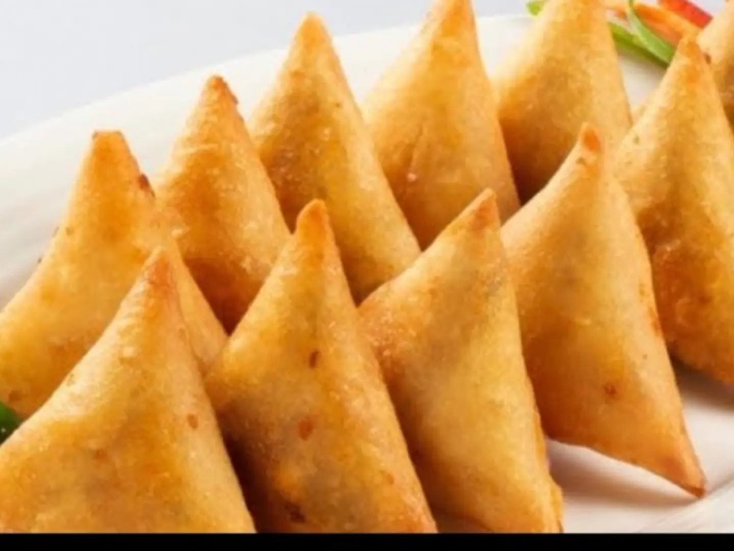 سنبوسه جبن فيتا 10 قطع
