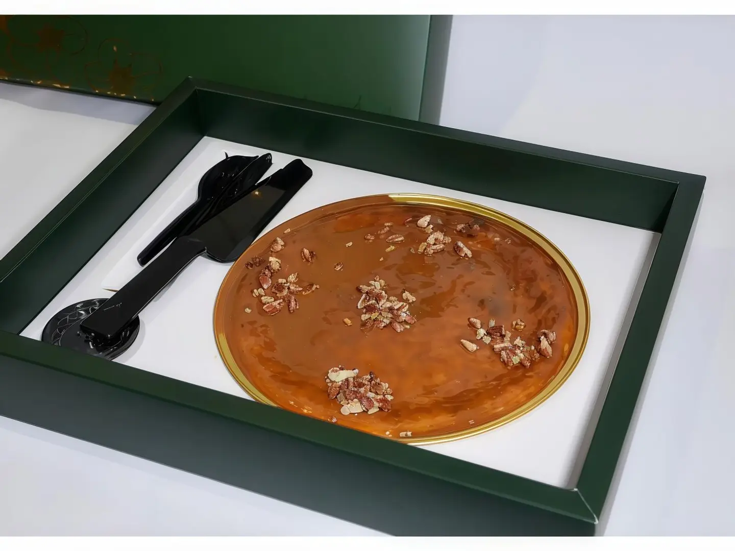 صينية وسط بسبوسة بالتوفي والبيكان