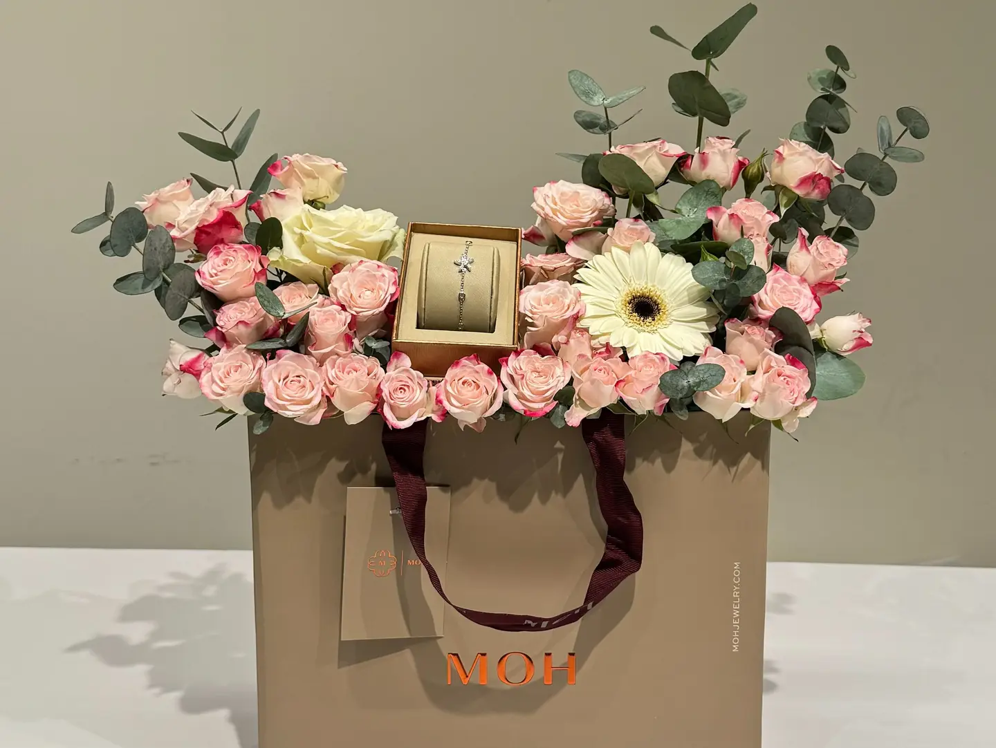 Moh Bracelet With A Selection Of Natural Roses