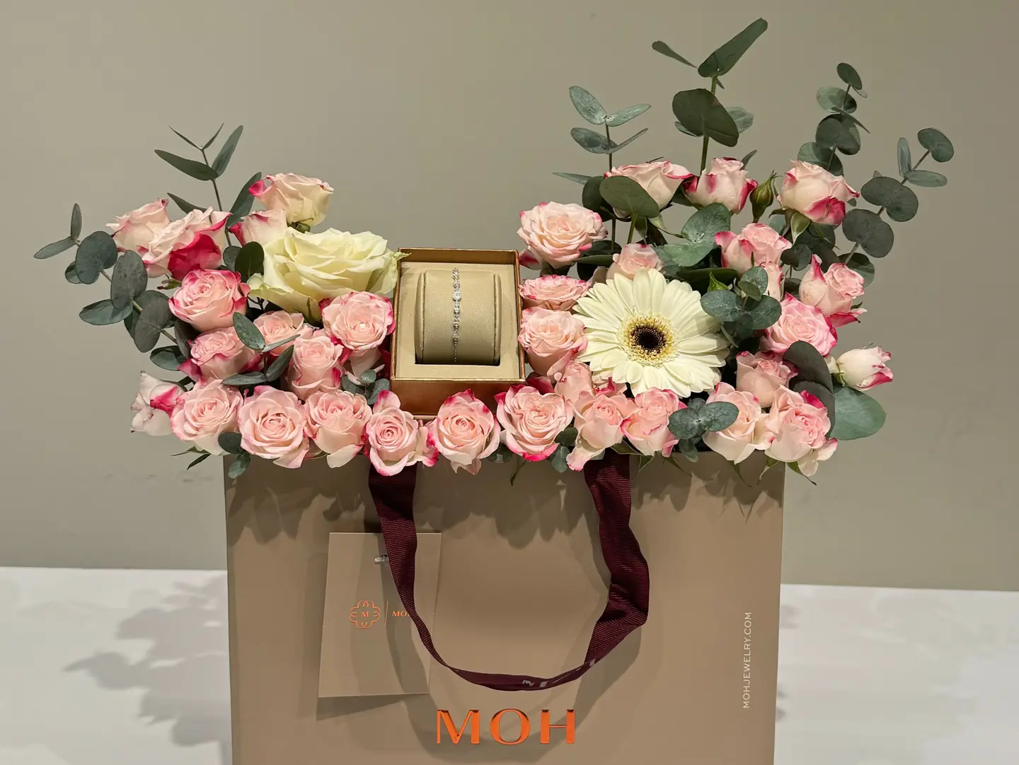 Moh Bracelet With Roses