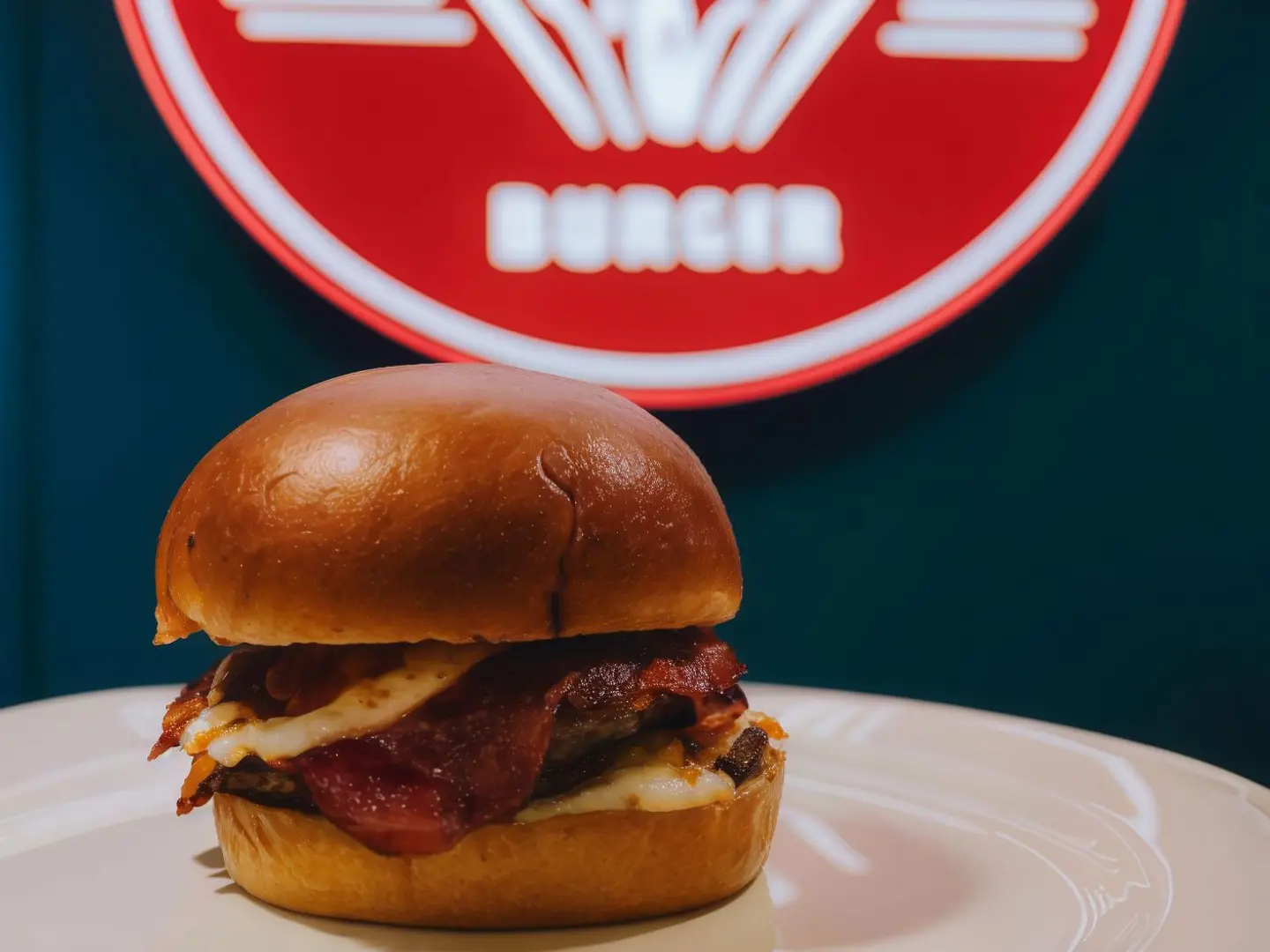 فريندز بيكون