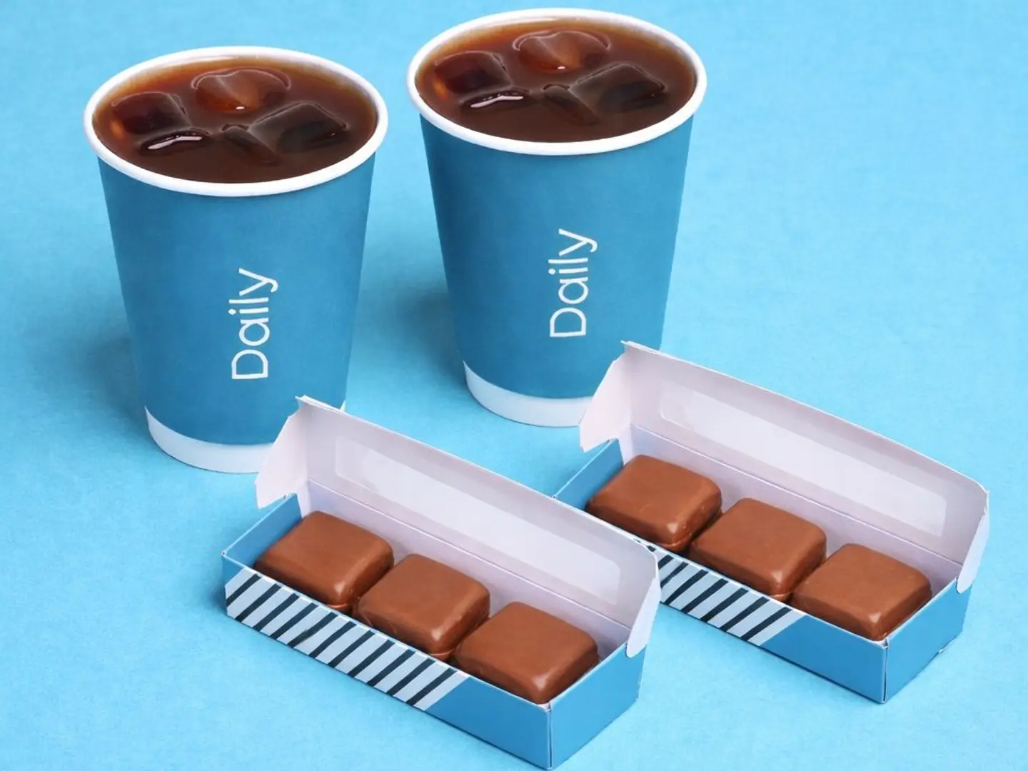 2 قهوة اليوم صغير و 2 براونيز