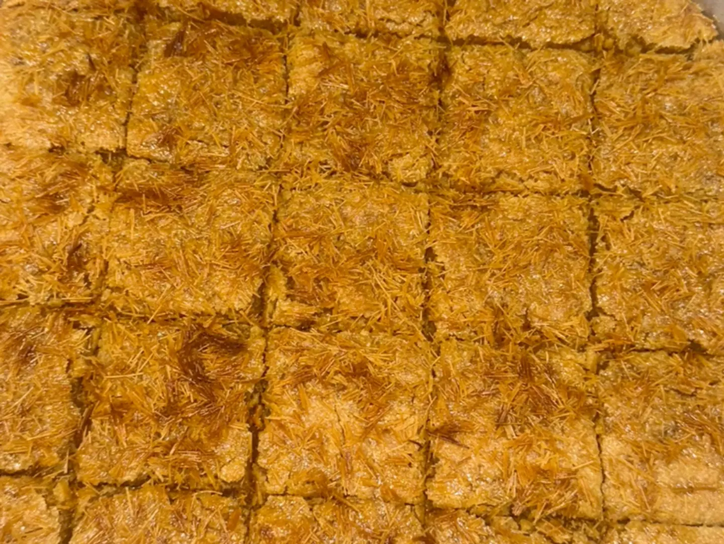 بسبوسة الشعيرية و الحليب المحموس صينية