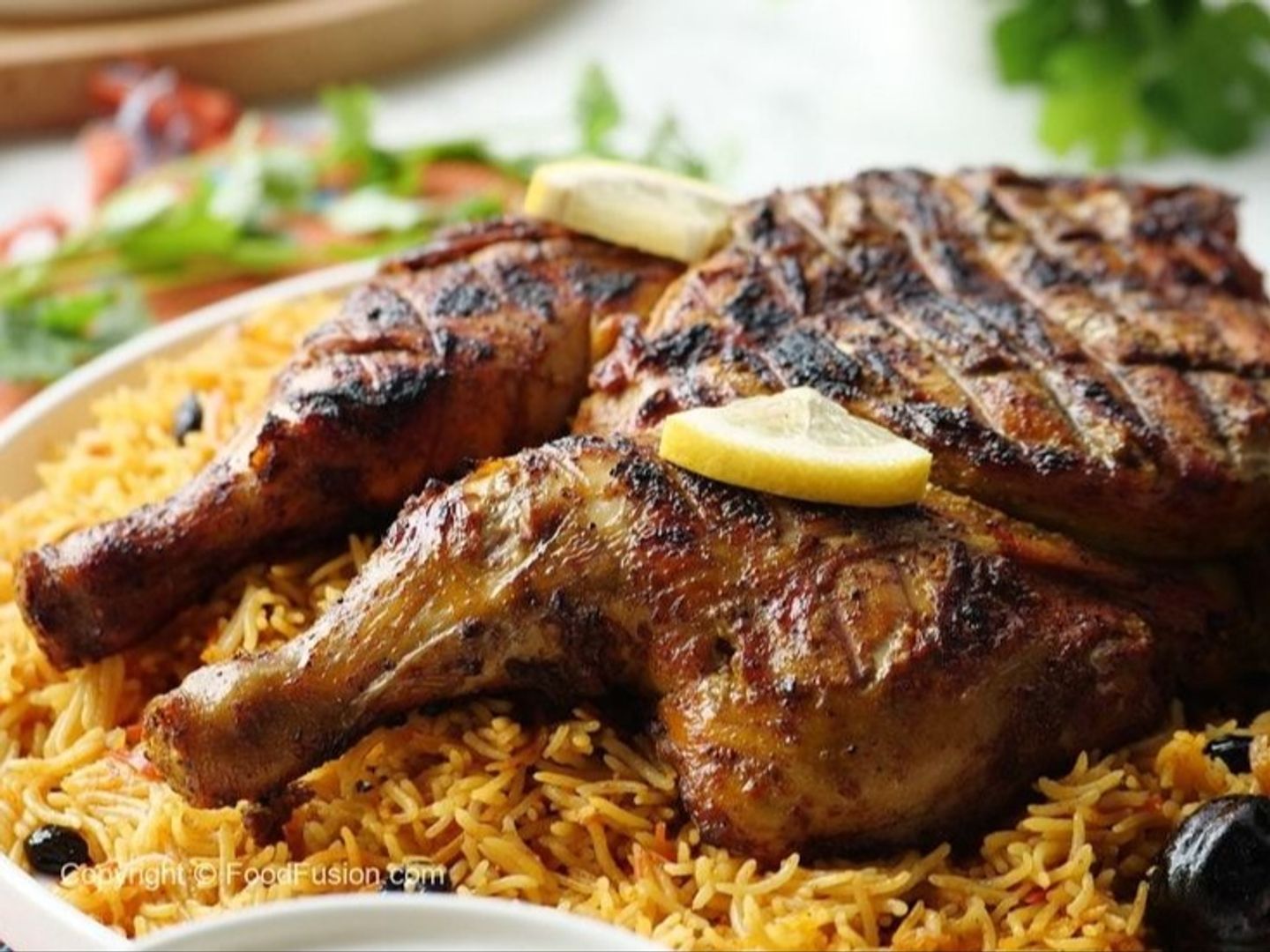 نوس الفحم مع أرز بخاري