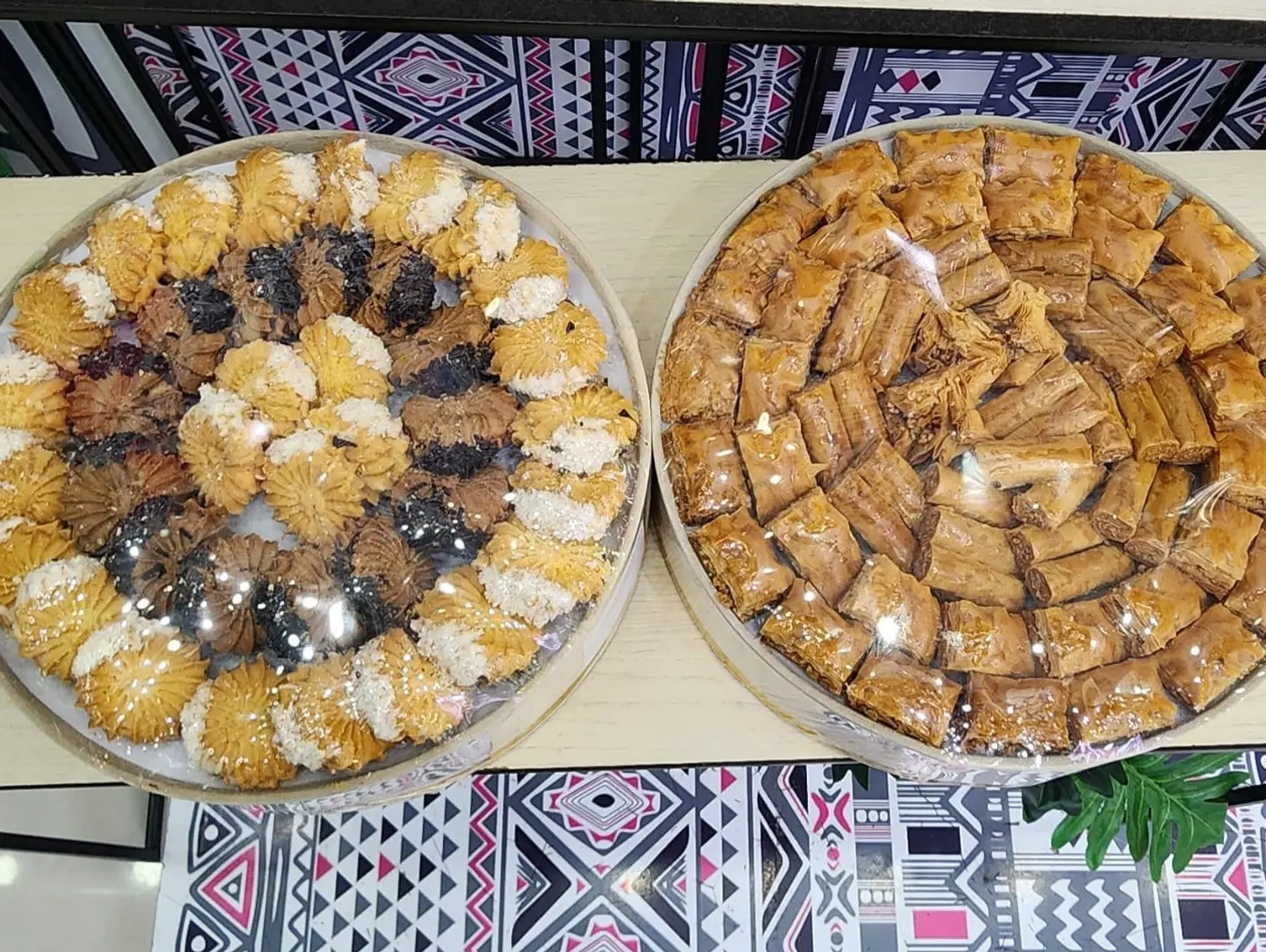عرض بقلاوة وبتيفور