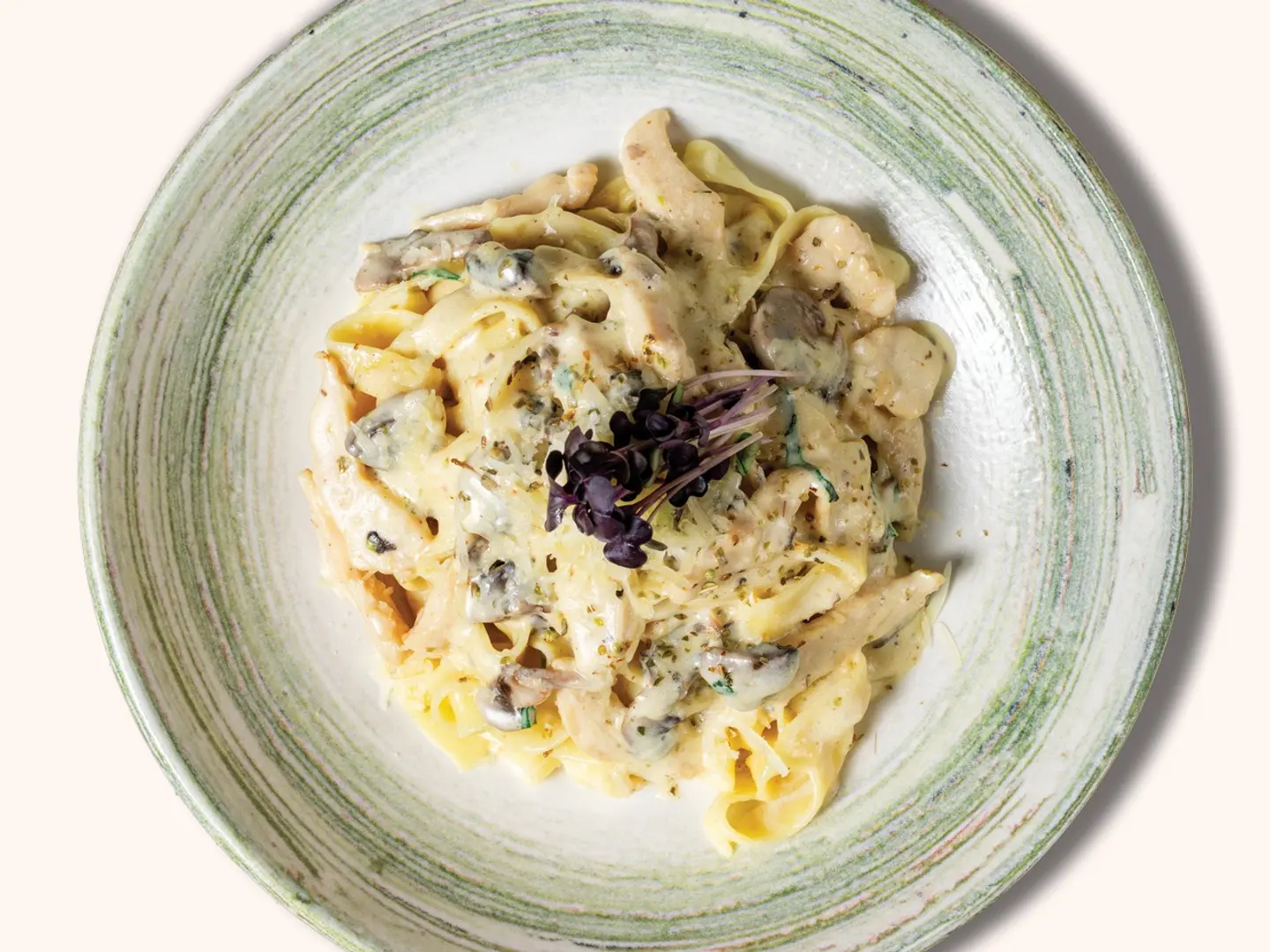 الفريدو مع الدجاج والمشروم