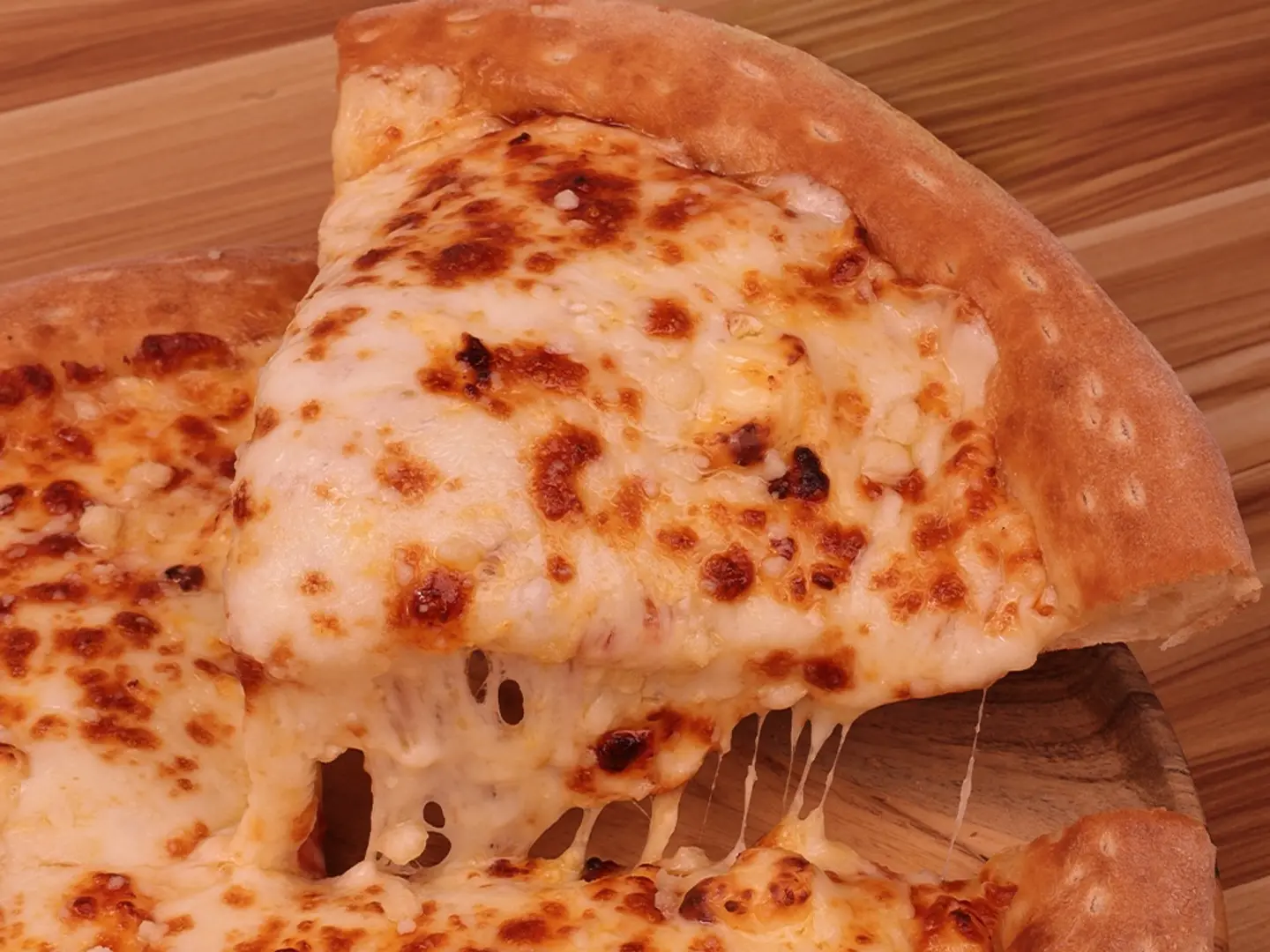 بيتزا مرجريتا وسط