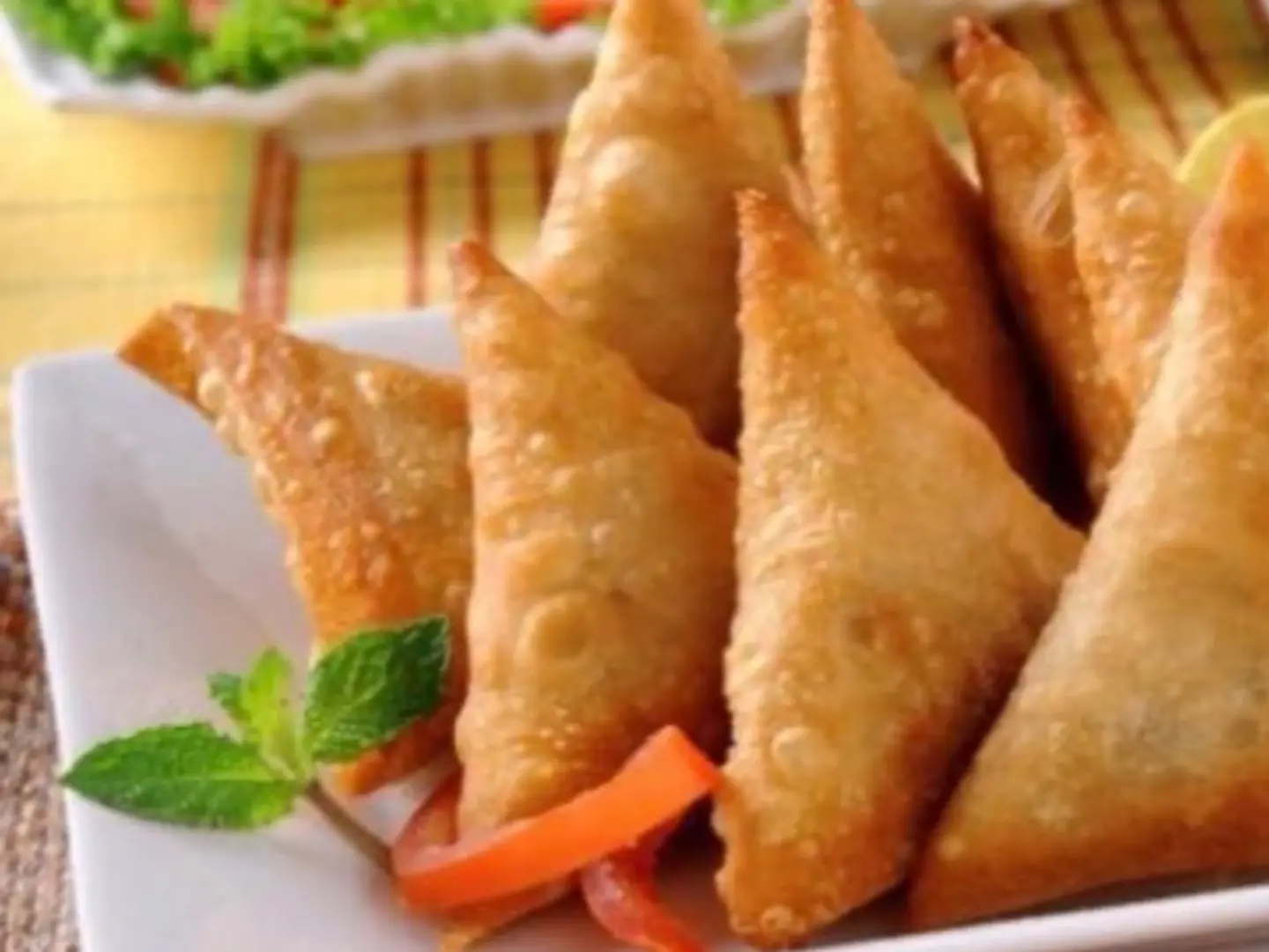 سمبوسة لحم ( نصف كيلو )