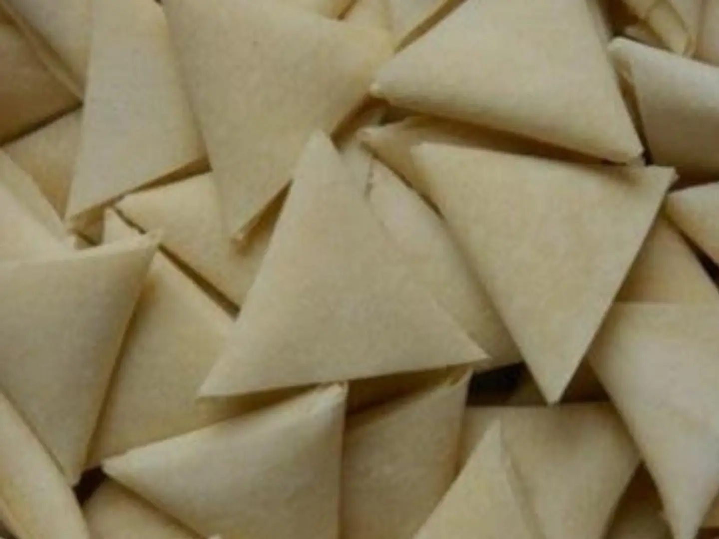 سمبوسه لحم مفرزن 75 حبه