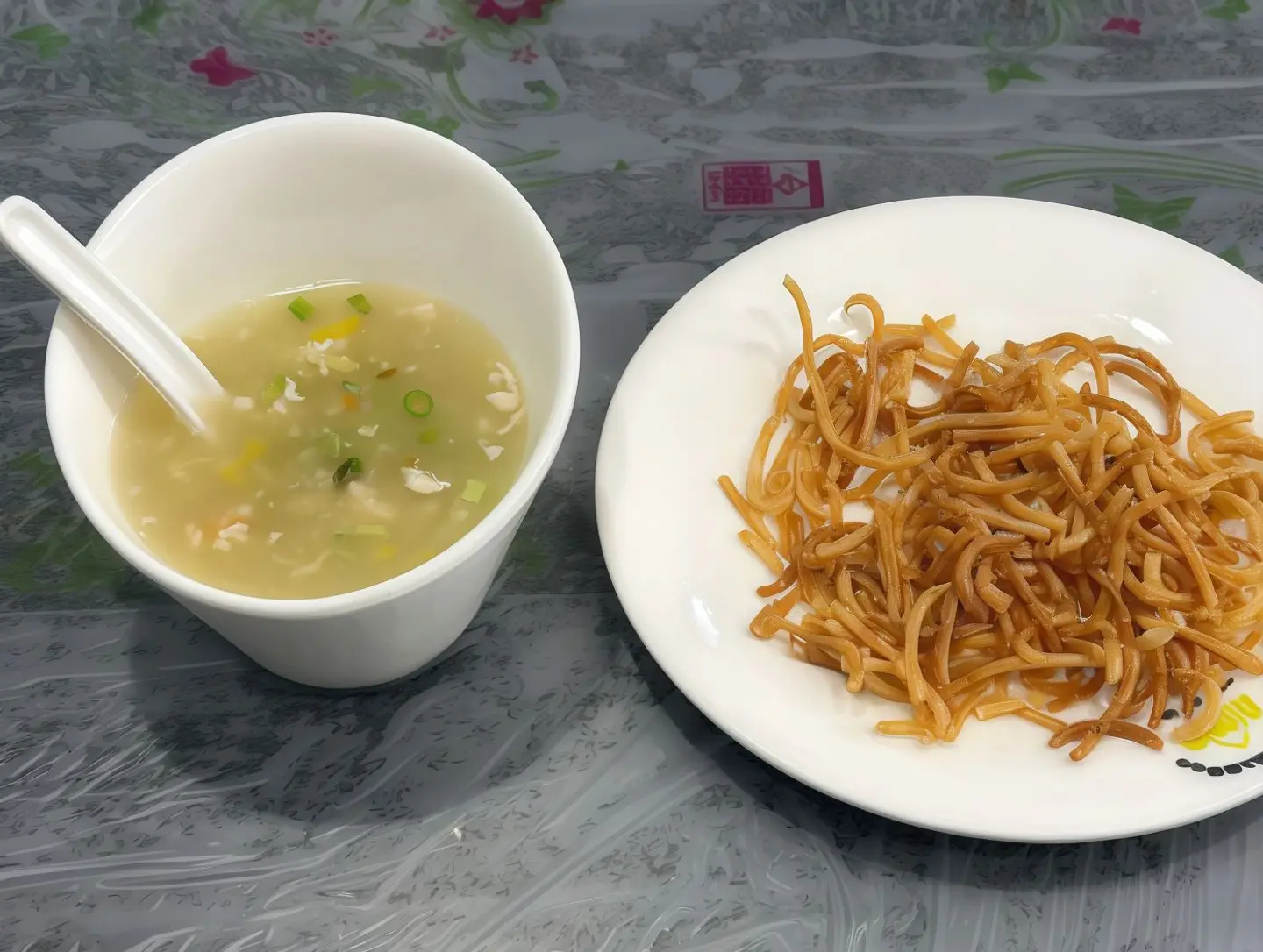 شوربة دجاج صافية