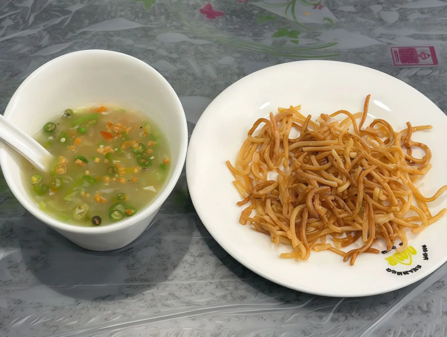 شوربة دجاج بالثوم الحار