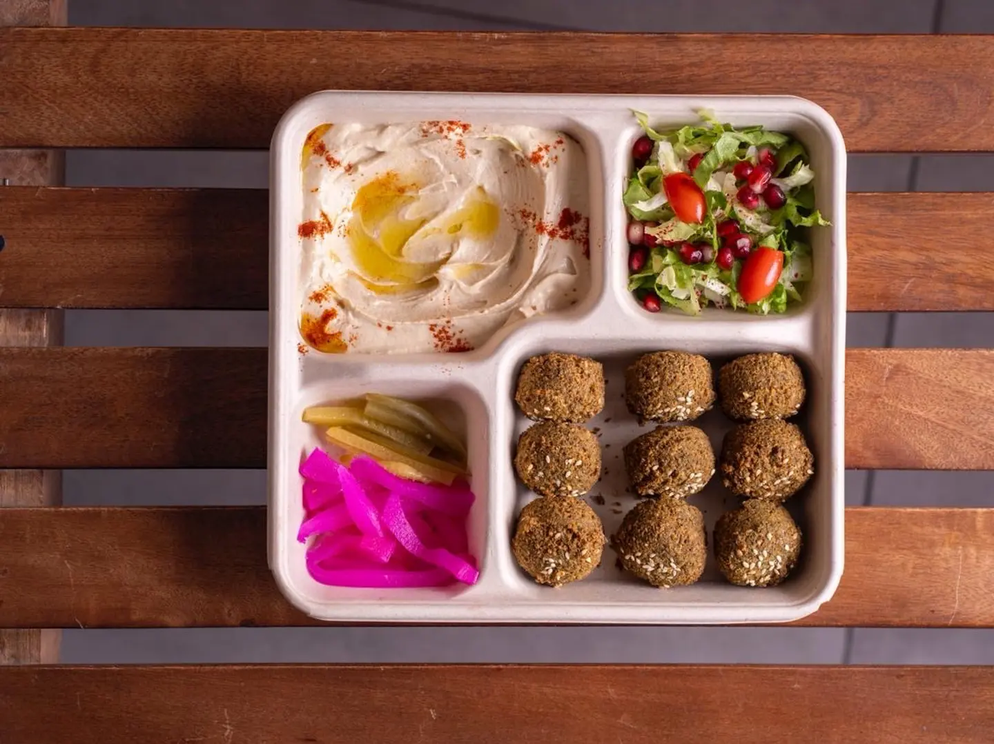 فطيرة لبنة بالفلافل