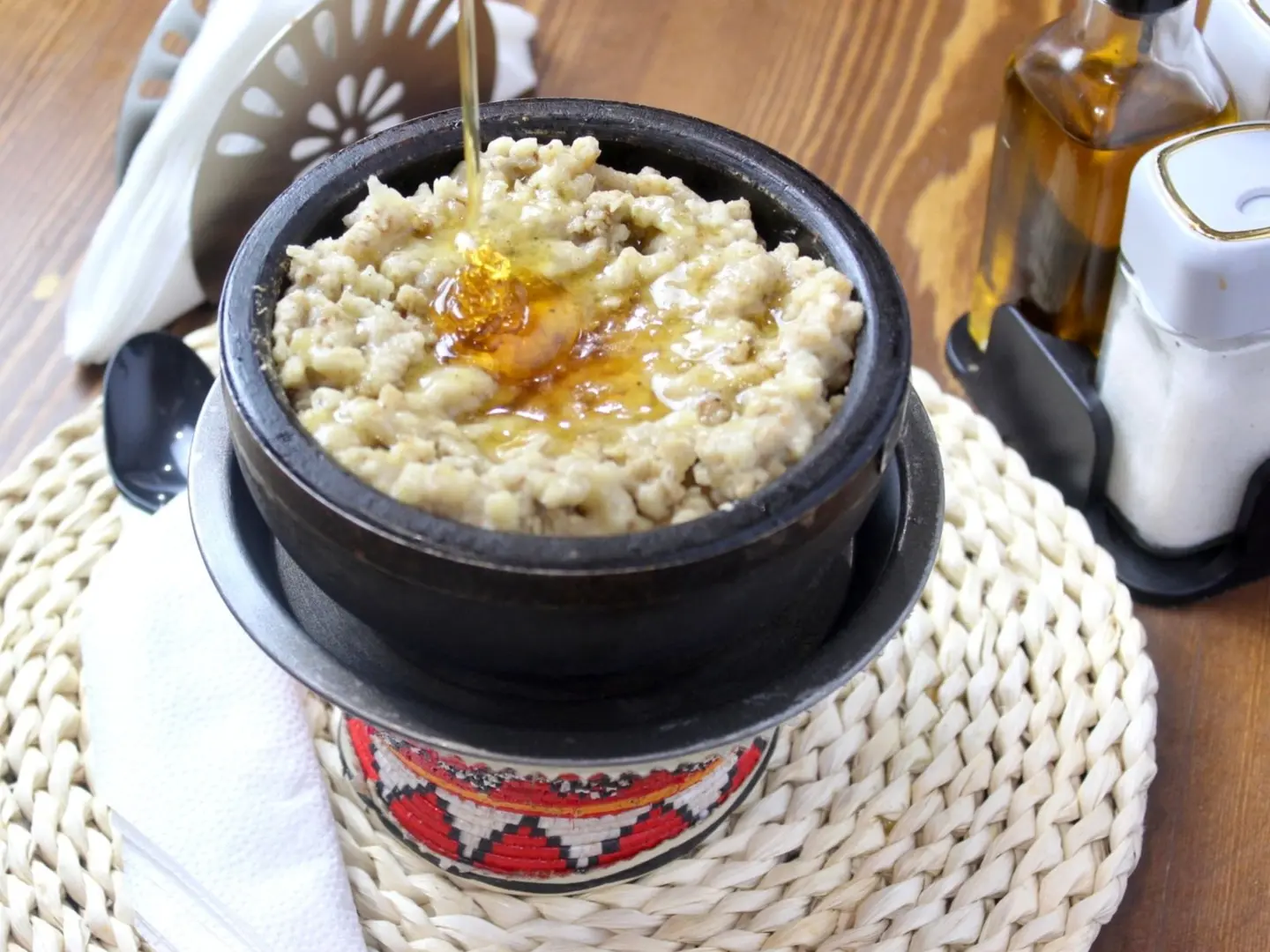 معصوب مع التمر والعسل