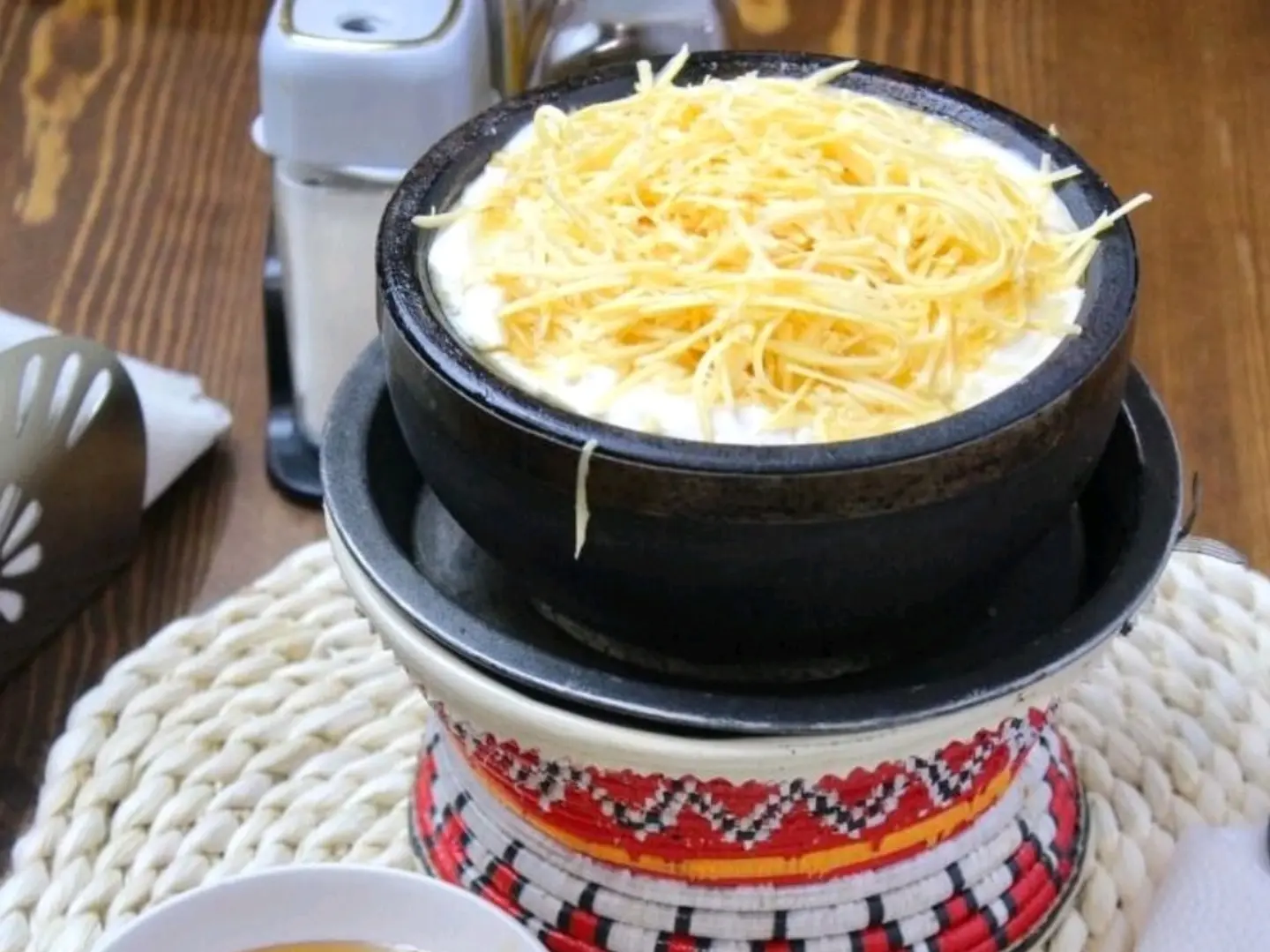 عريكة قشطة مع عسل وجبنه