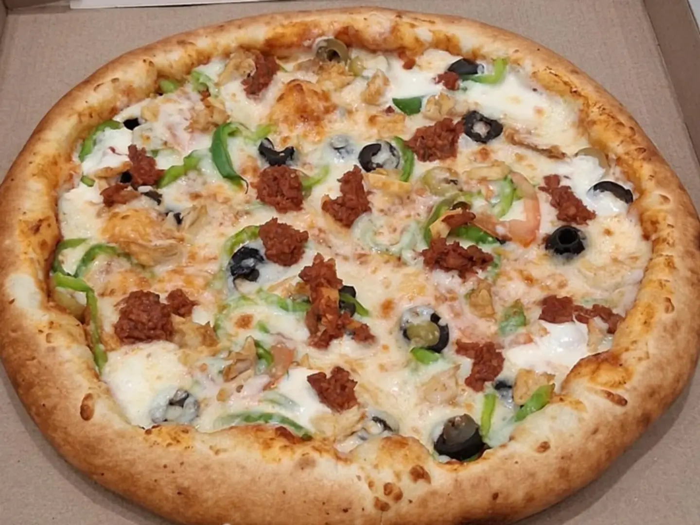 بيتزا مشكل وسط