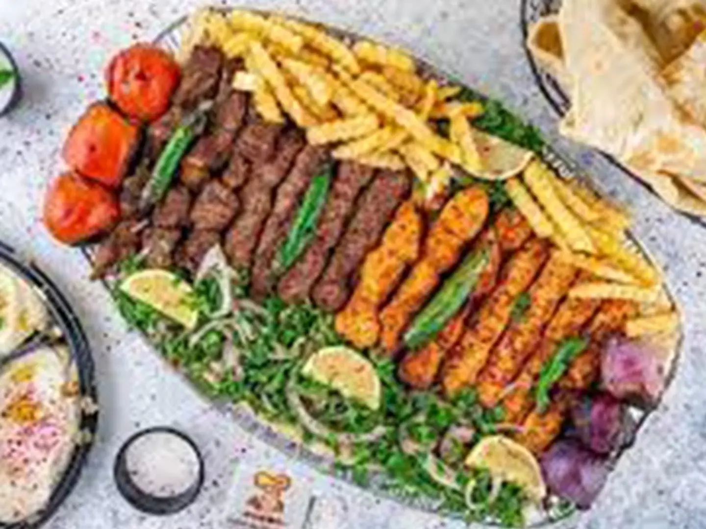 صحن مشويات - وسط ٢