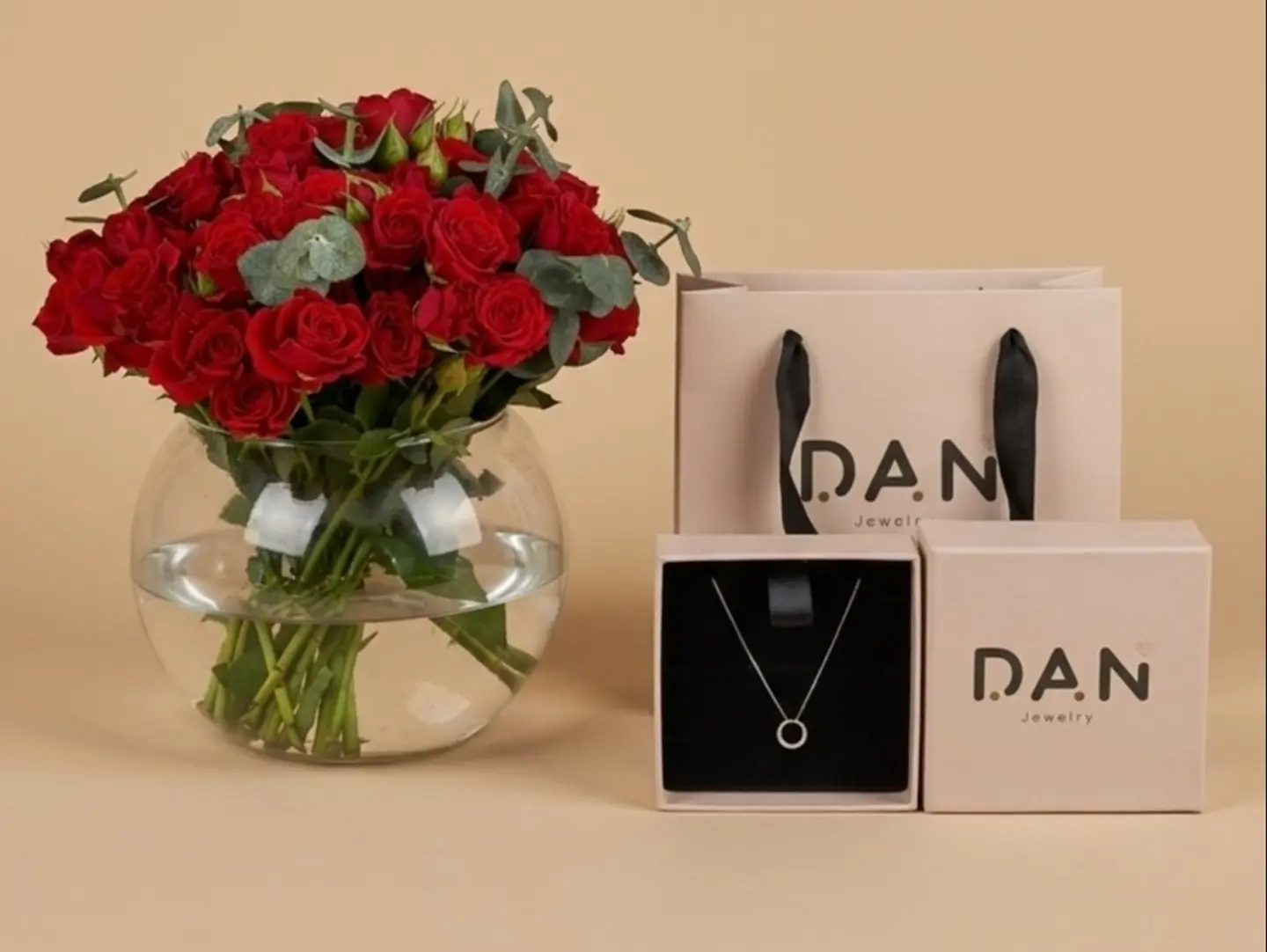 Dan Dairy Necklace With Bouquet